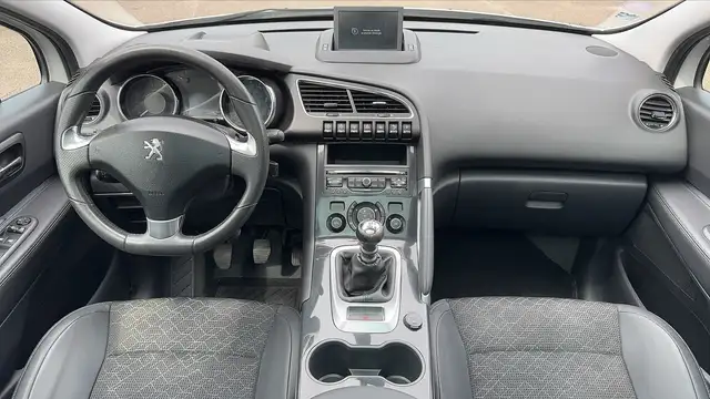 Peugeot 3008 view 11