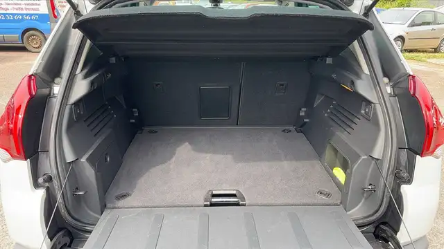 Peugeot 3008 view 14