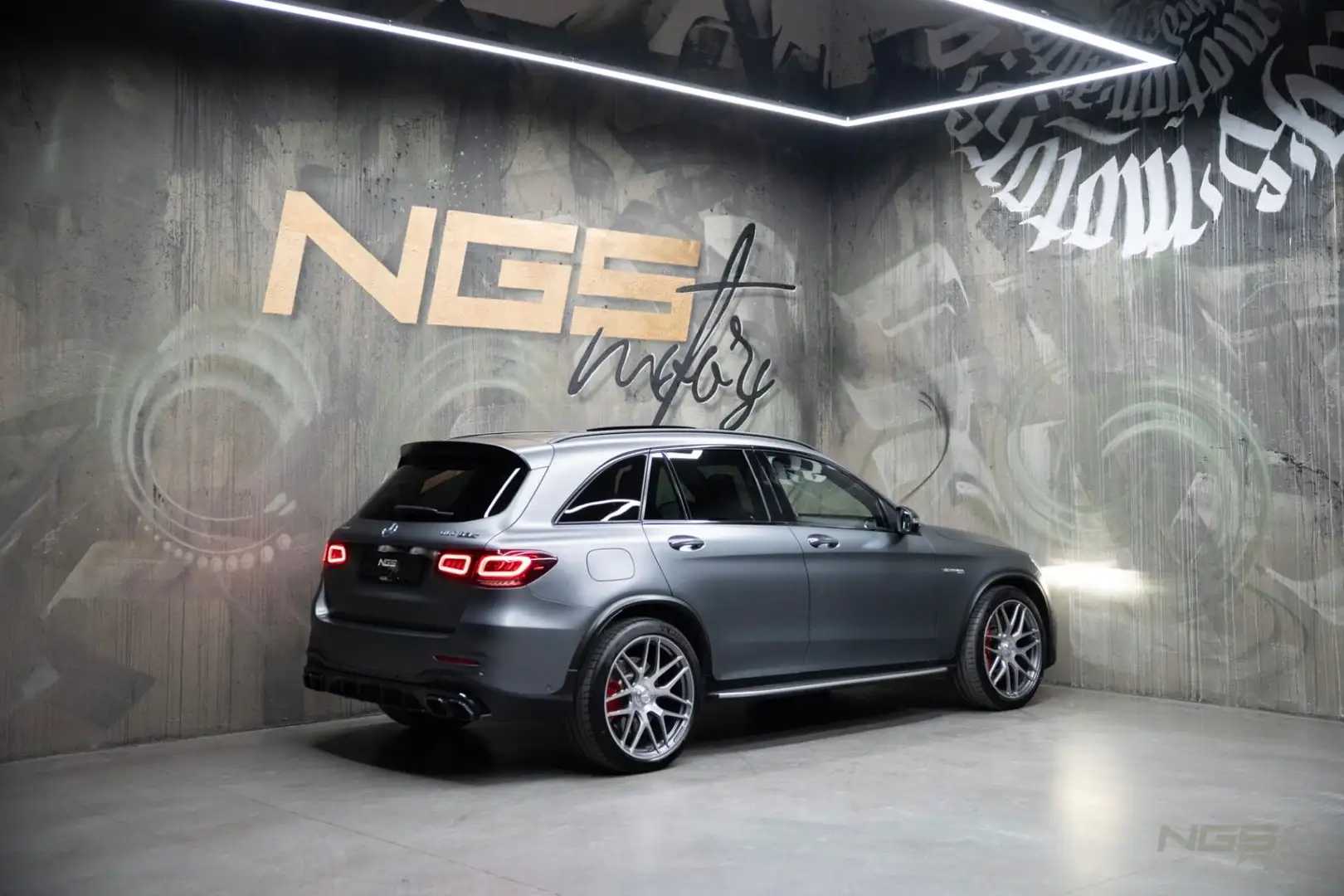 Mercedes-Benz GLC 63 AMG S FACELIFT 1.HAND GARANTIE DESIGNO BURMESTER PANO Grau - 2