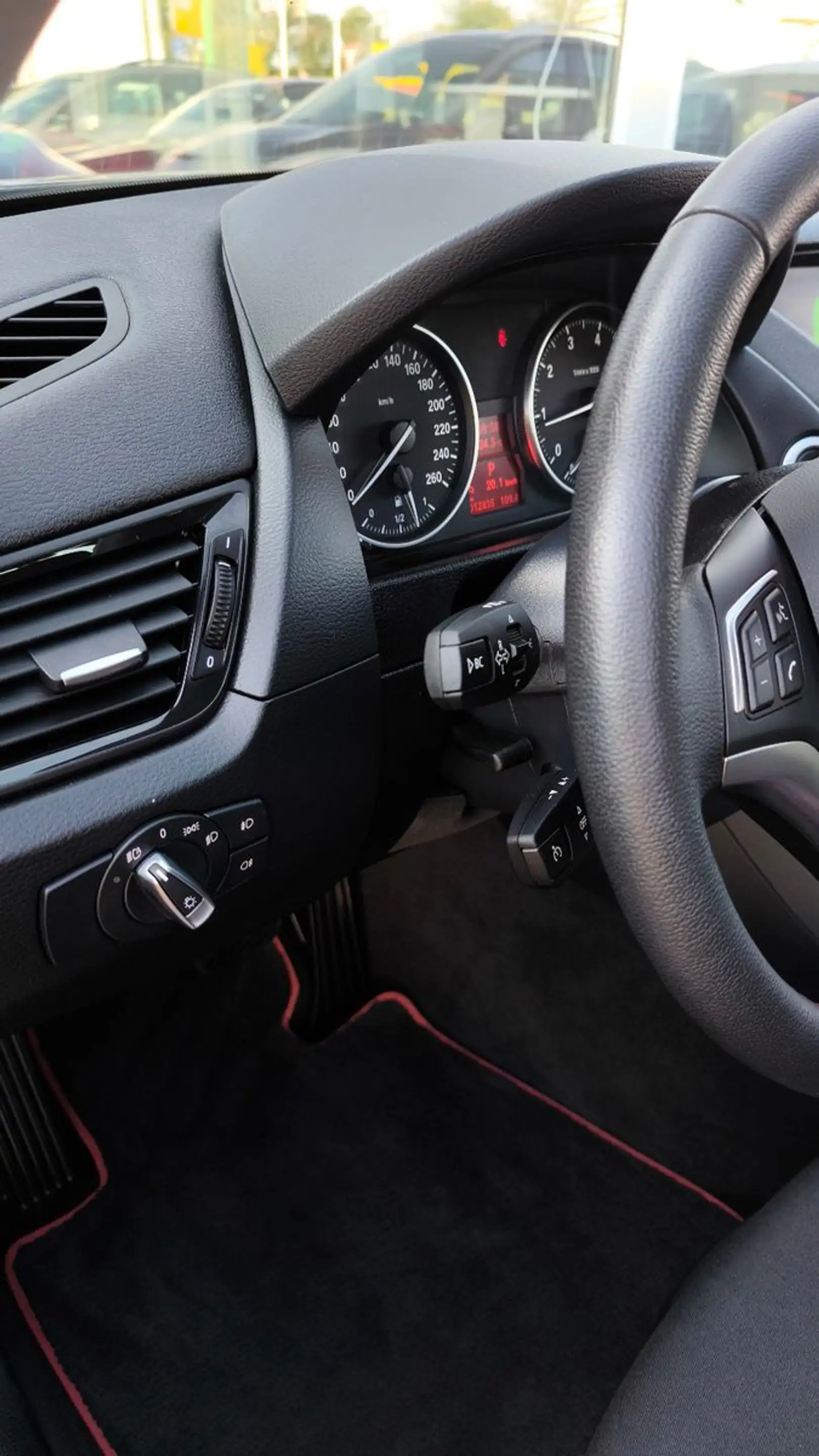BMW X1 sDrive 20i Automatik Navi — photo 12