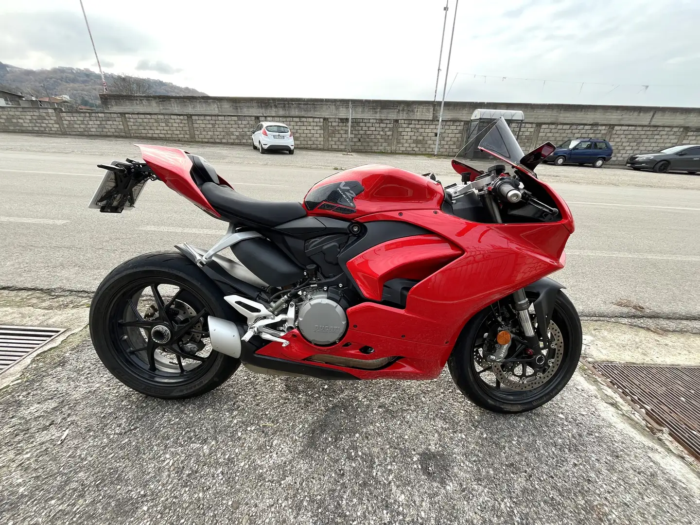Ducati Panigale V2 Rosso - 2