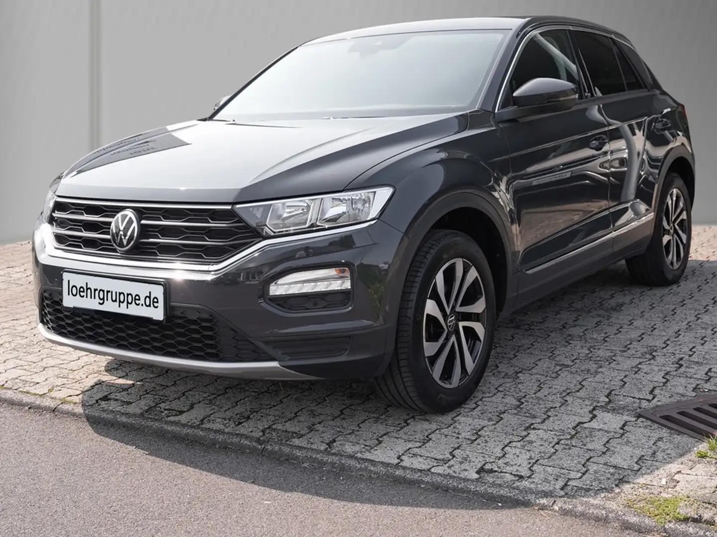 Volkswagen T-Roc 1,5 TSI Active,App Connect,ALU 17" Climatronic,... Grau - 2
