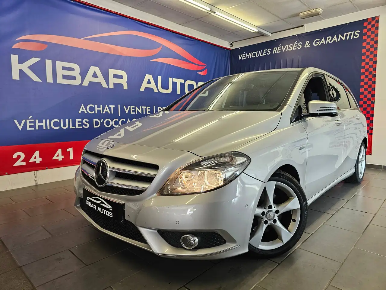 Mercedes-Benz B 180