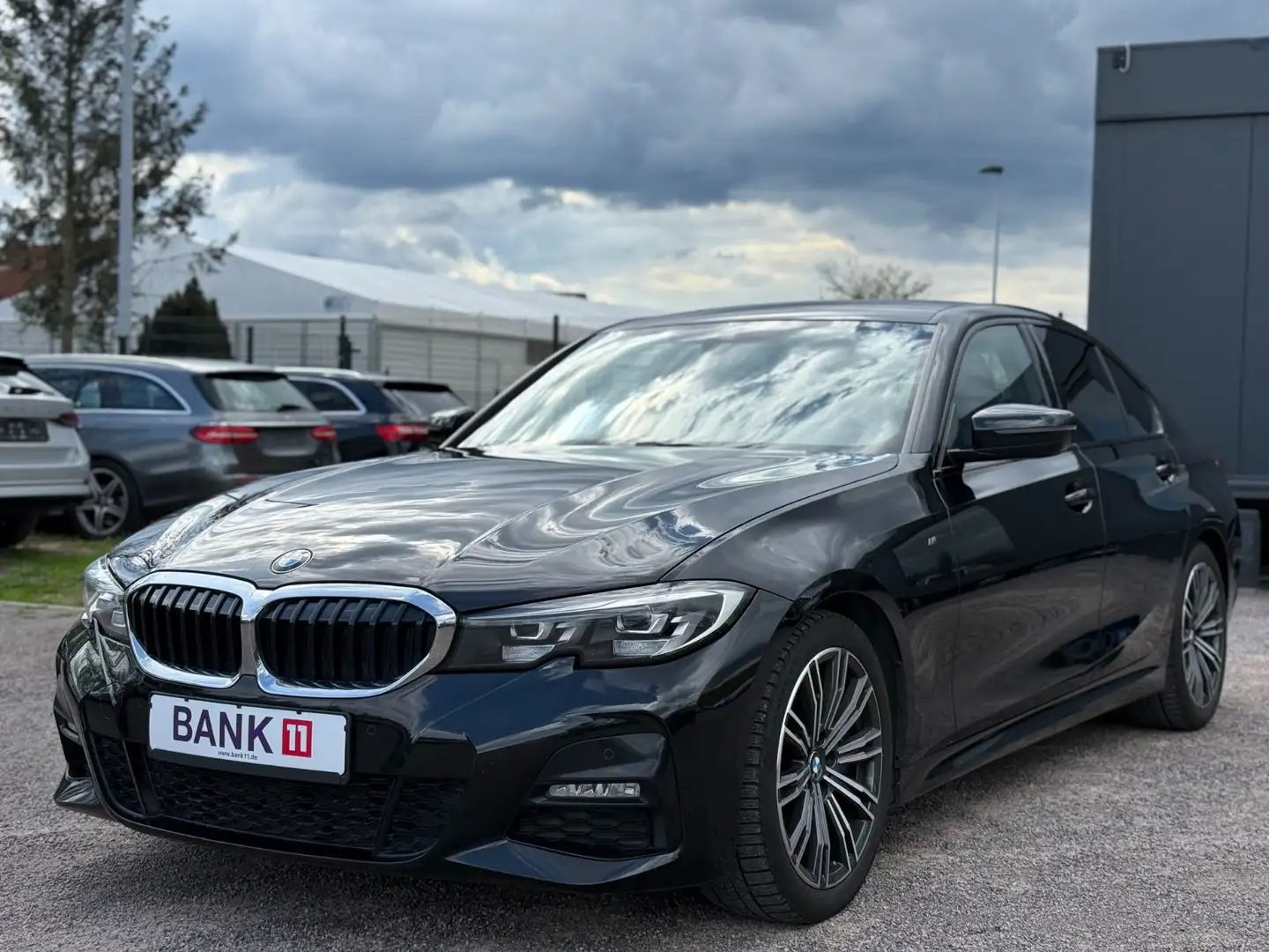 BMW 330 i Lim. M-Paket Sport Shadow|LED|LANE|BRAKEASS Noir - 1