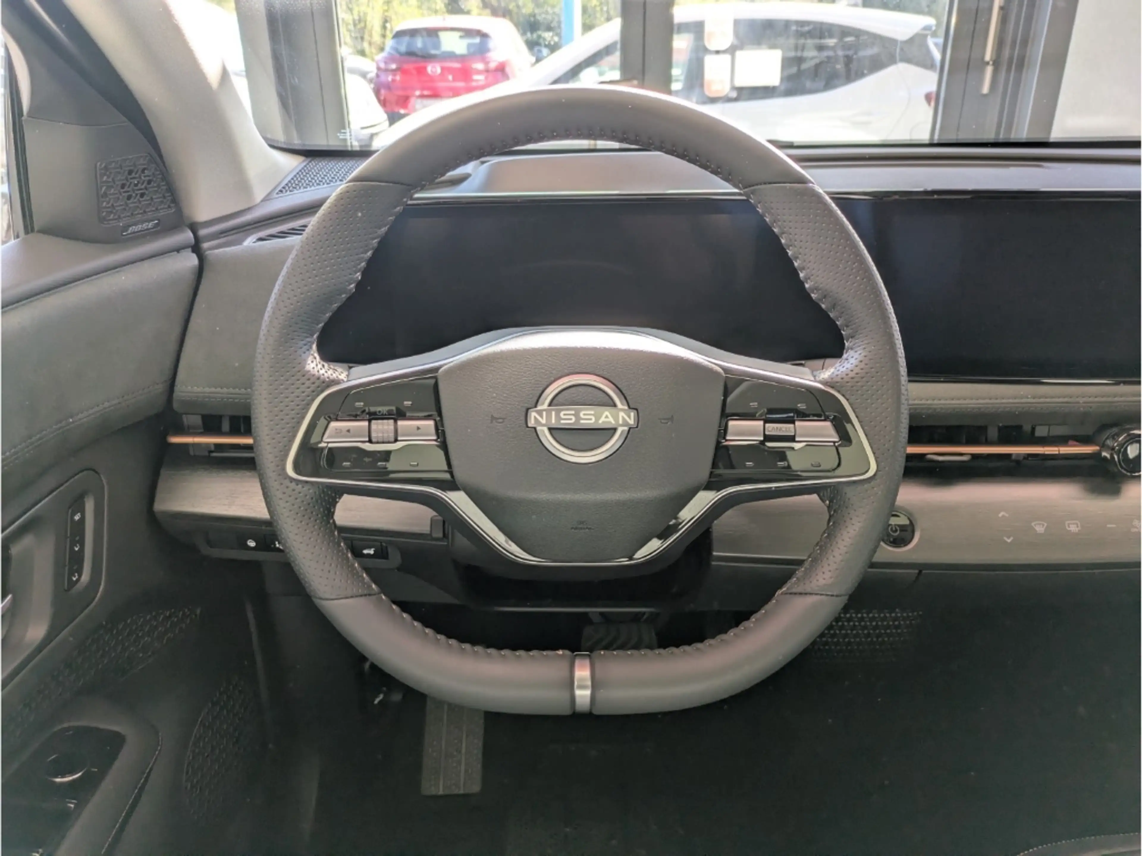 Nissan Ariya EVOLVE 87kWh 242PS 20''-Alu HUD El. Panodach Navi — photo 8