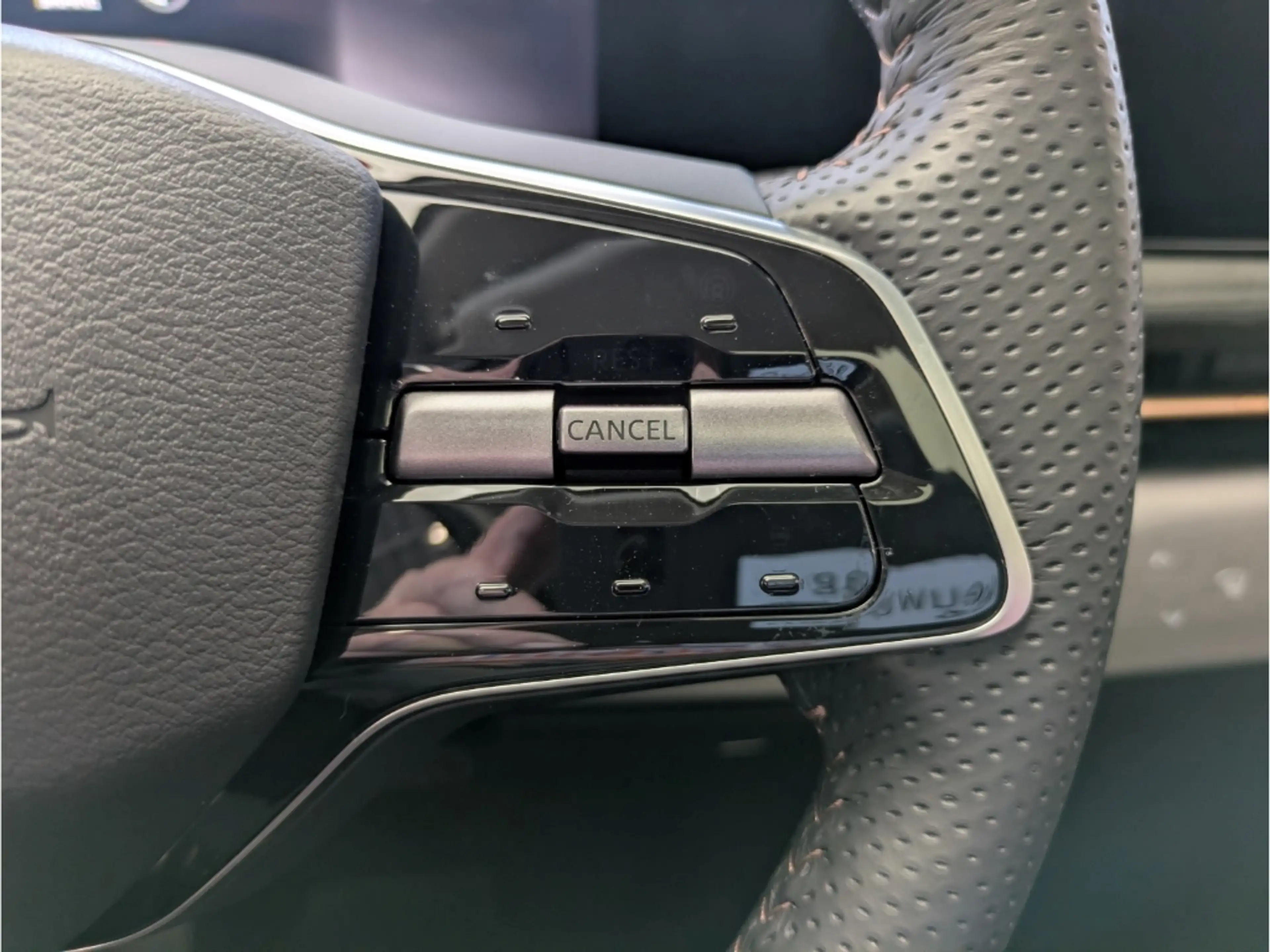 Nissan Ariya EVOLVE 87kWh 242PS 20''-Alu HUD El. Panodach Navi — photo 10