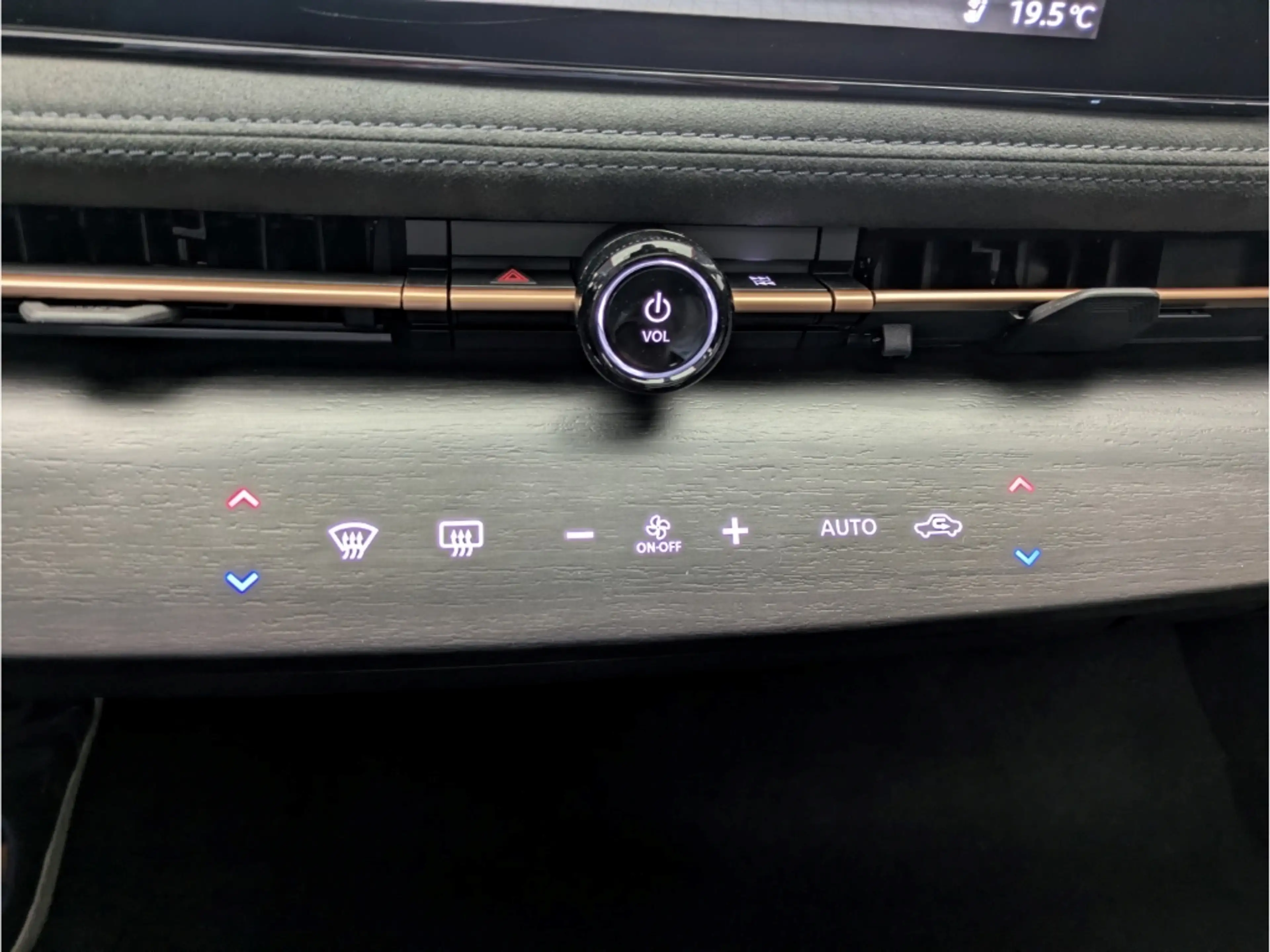 Nissan Ariya EVOLVE 87kWh 242PS 20''-Alu HUD El. Panodach Navi — photo 13