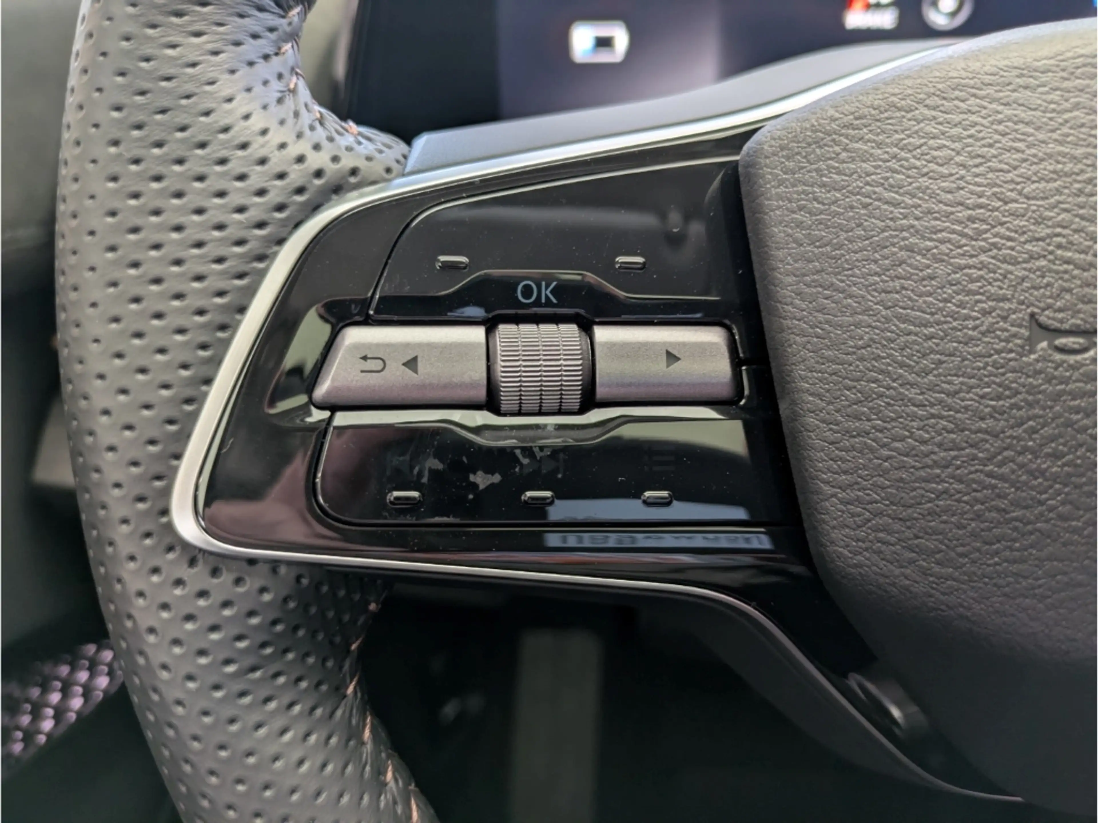 Nissan Ariya EVOLVE 87kWh 242PS 20''-Alu HUD El. Panodach Navi — photo 9