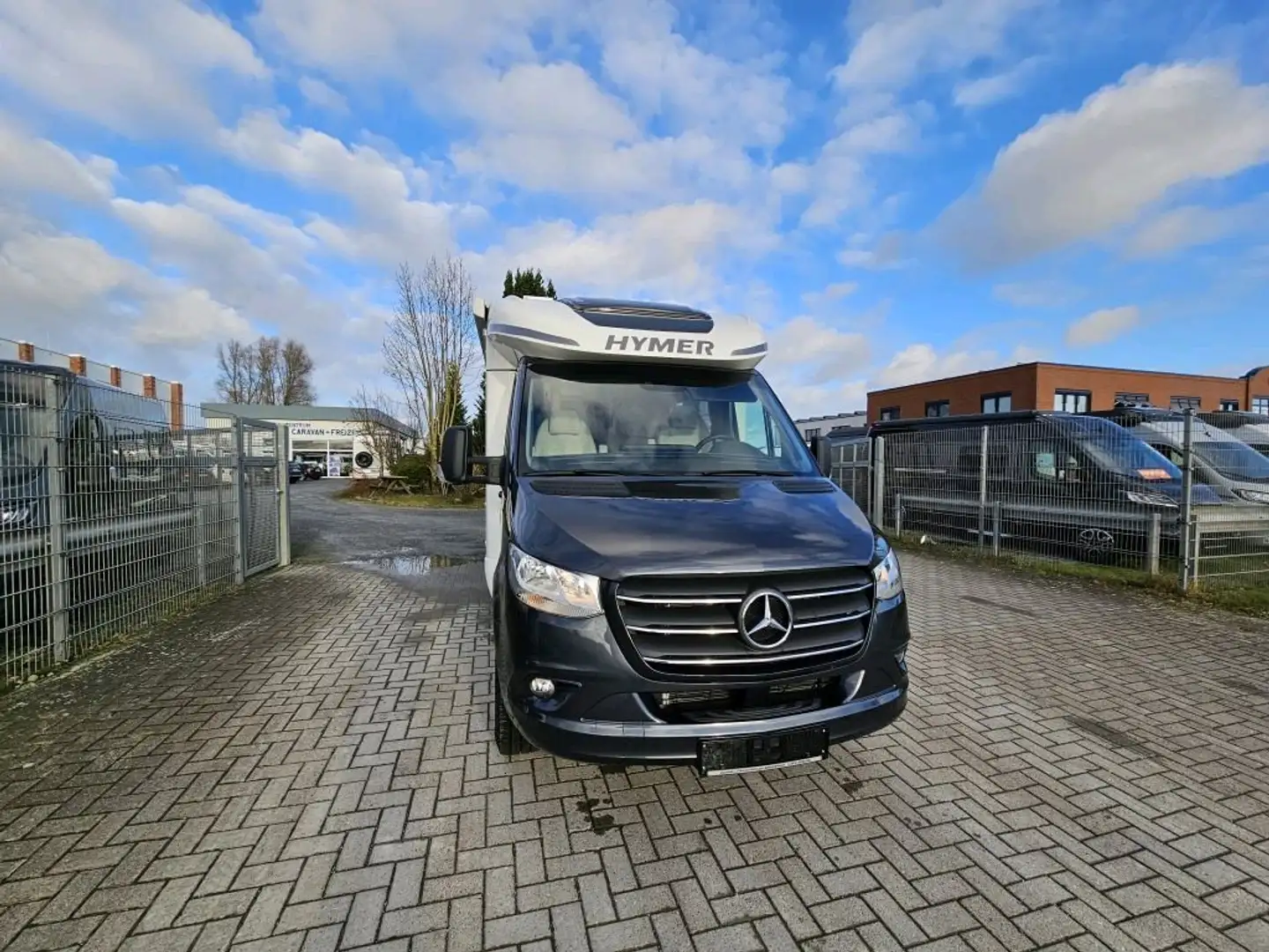 HUMMER HX HYMER / ERIBA / HYMERCAR B-Klasse MC T 690 Wit - 2