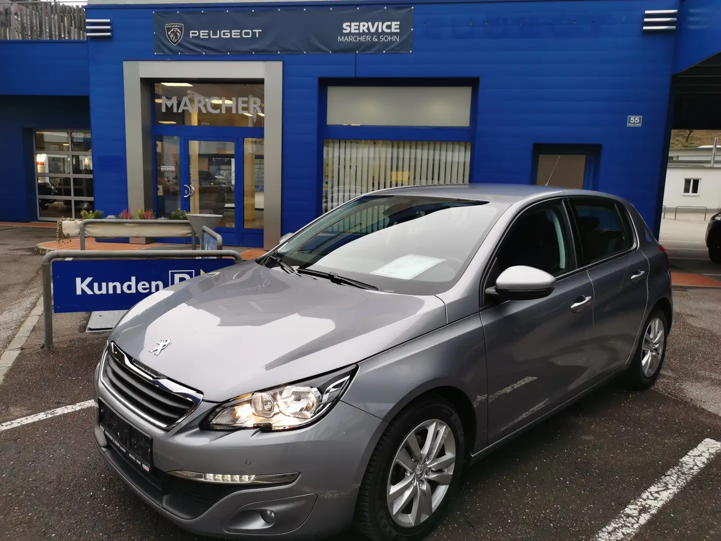 Peugeot 308 1,2 PureTech Active S Grau - 1