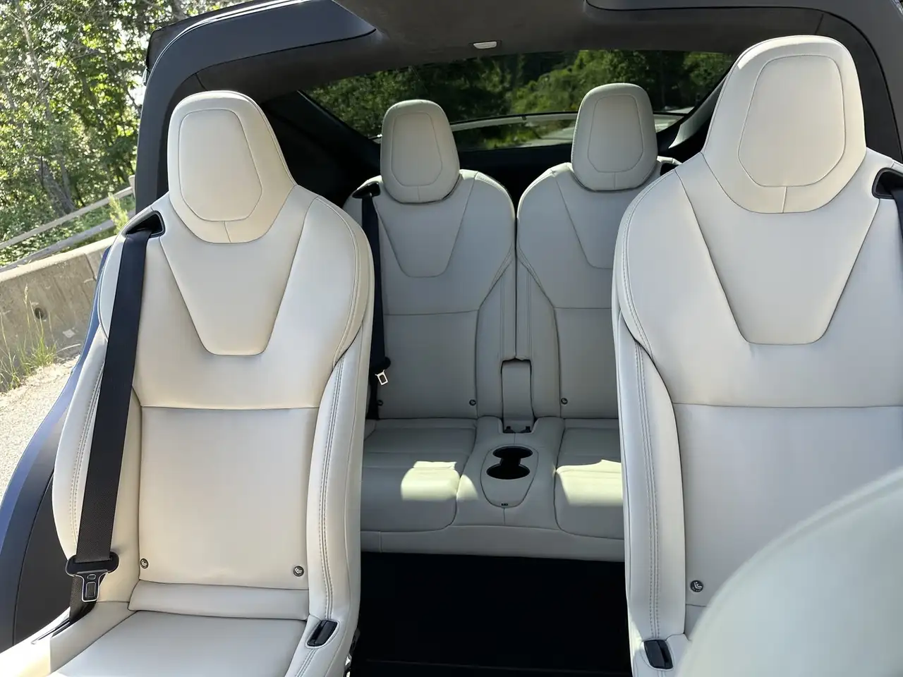 Tesla Model X photo Tesla Model X
