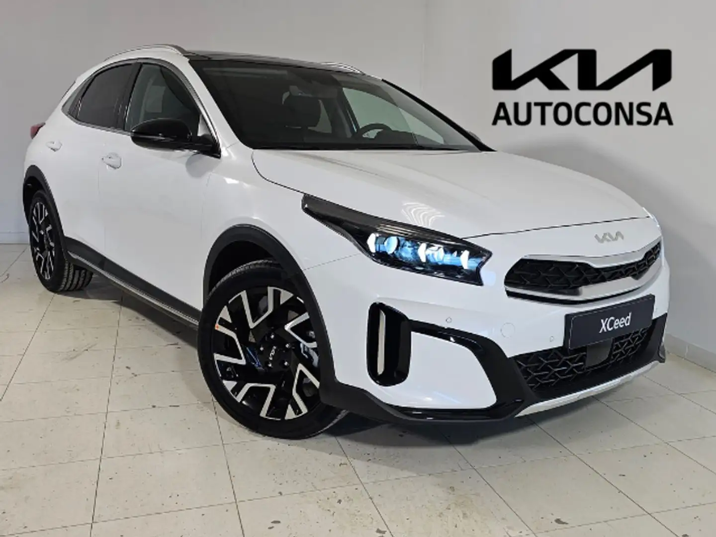 Kia XCeed 1.6 GDi PHEV 104kW (141CV) eMotion Blanco - 1