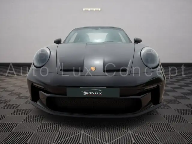 Porsche 911 view 2
