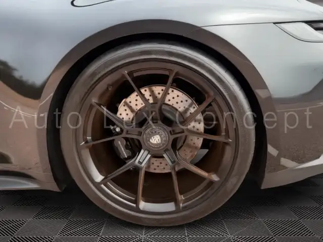 Porsche 911 view 14