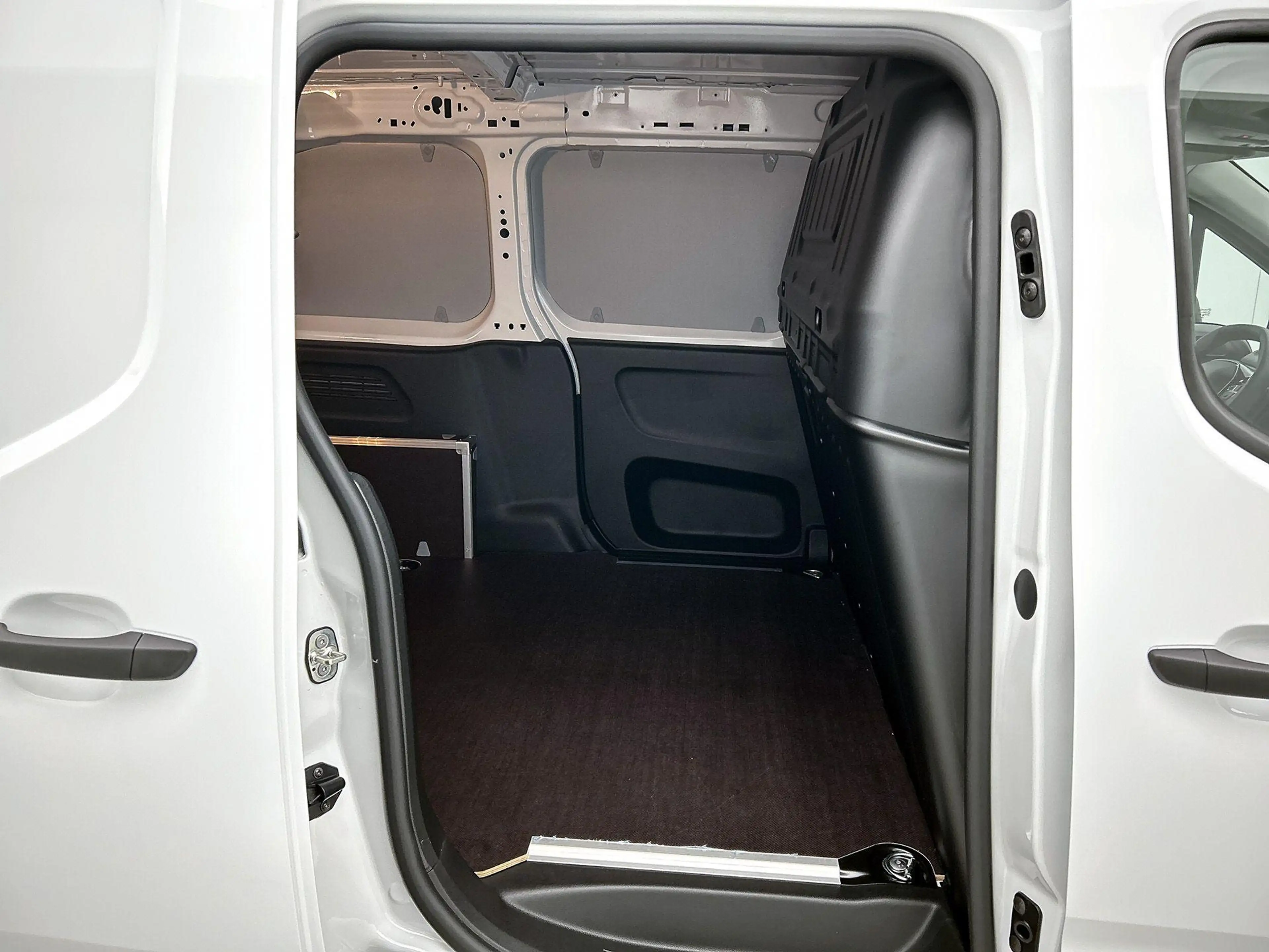Peugeot Partner e-Partner 136 L2 50 kWh | Apple Carplay/Android Au — photo 12