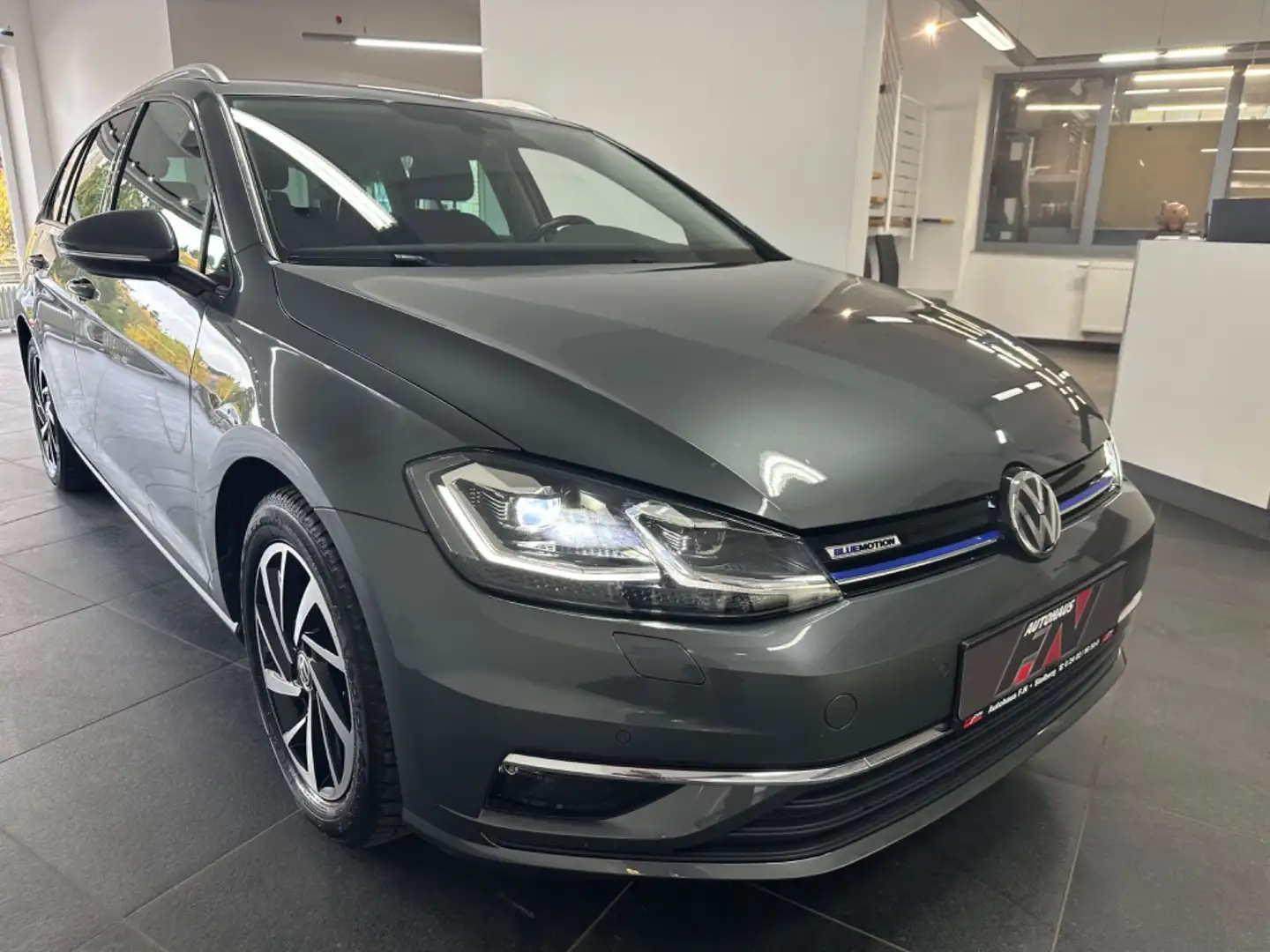 Volkswagen Golf 1.5 TSI Variant Join/Kamera/ACC/LED/SHZ/Nav Grau - 1