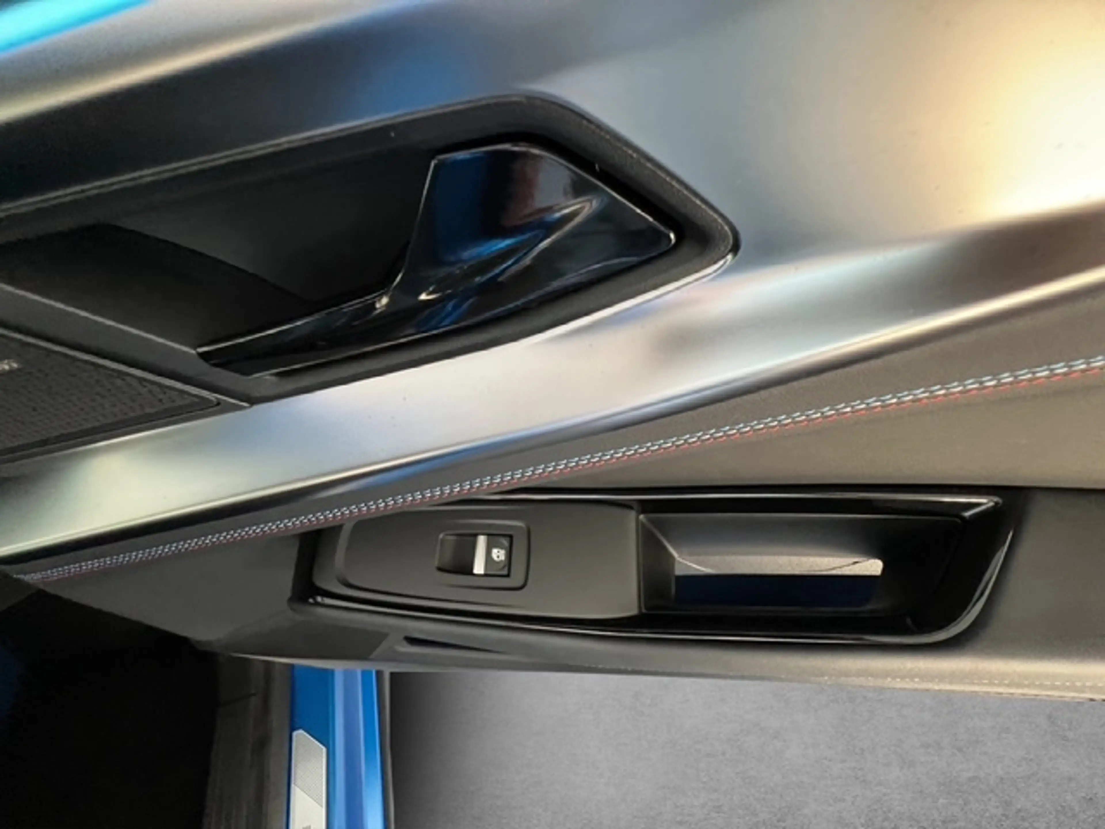 Renault Rafale 300 E-Tech Plug-in Hybrid 4x4 Atelier Alpine — photo 15