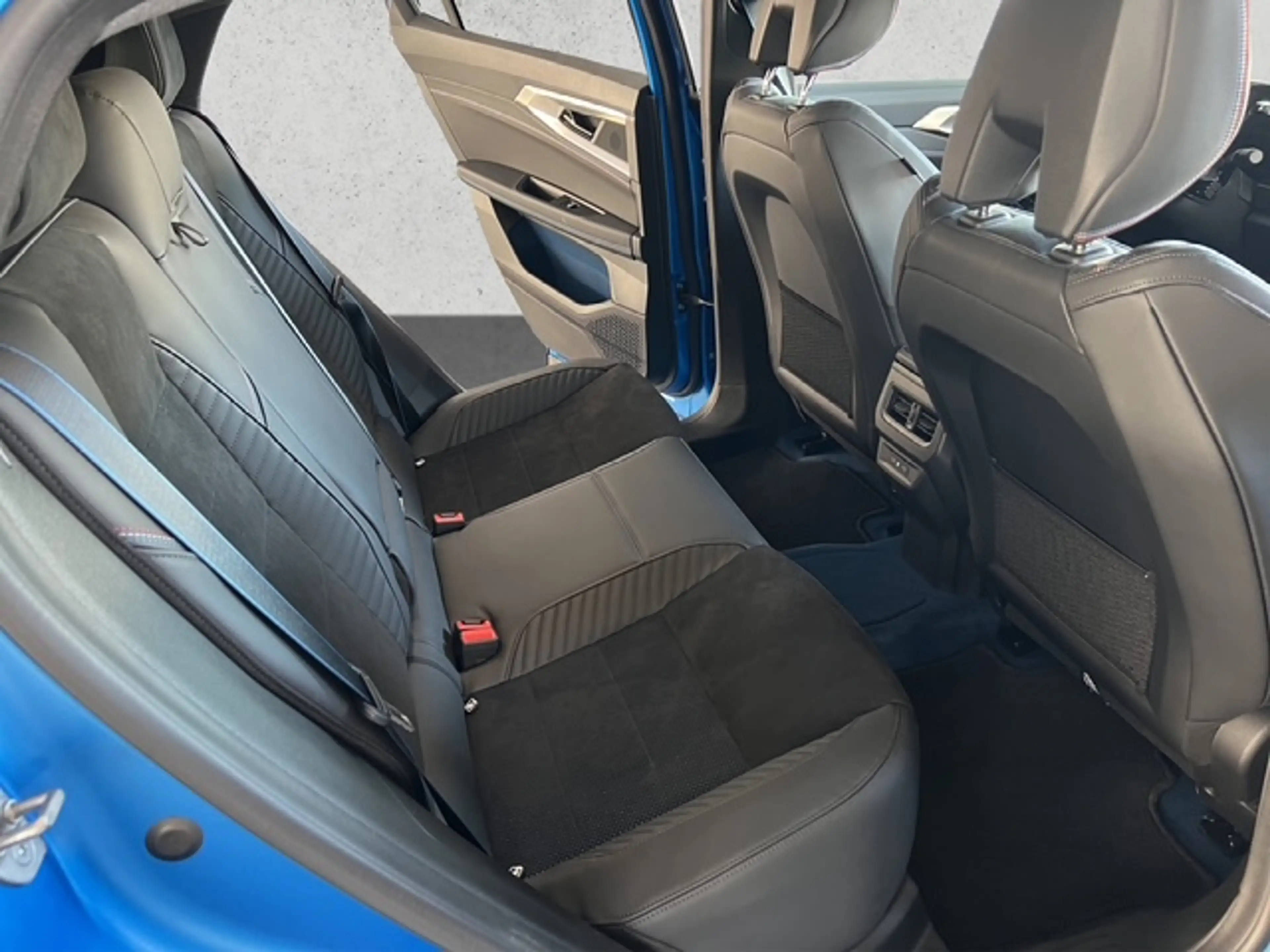 Renault Rafale 300 E-Tech Plug-in Hybrid 4x4 Atelier Alpine — photo 11
