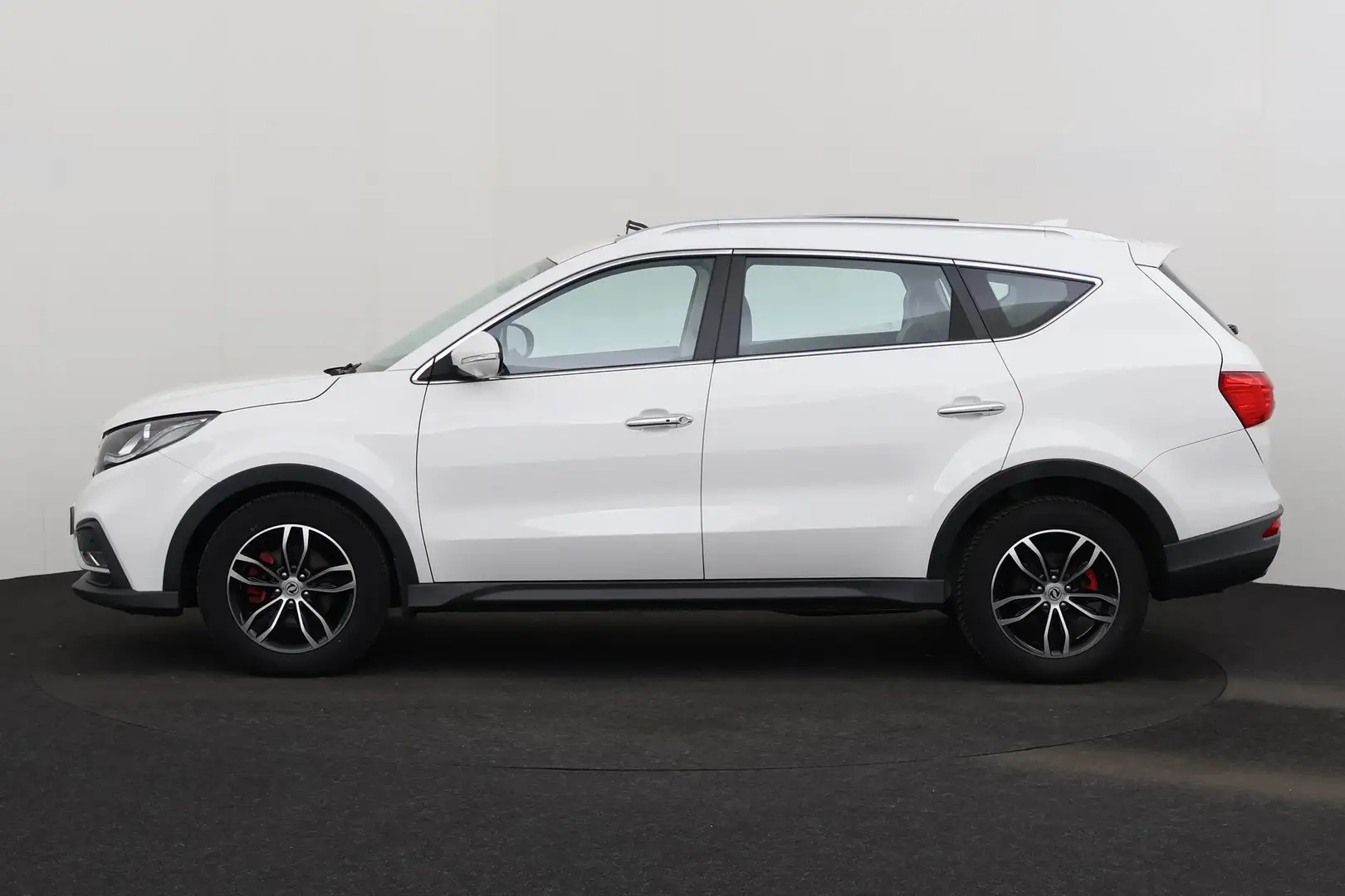 DFSK Sonstige 1.5i + A/T + CARPLAY + GPS + CAMERA + PDC + CRUISE Weiß - 2