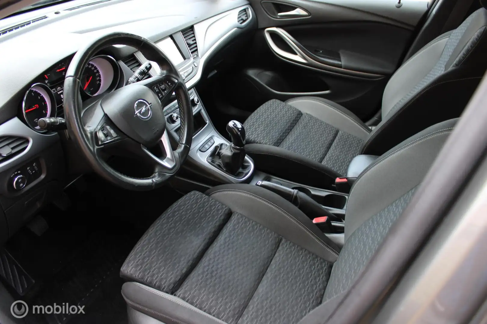 Opel Astra 1.2 Edition 110 PK, Pdc voor + achter + Camera, Cr Grijs - 2