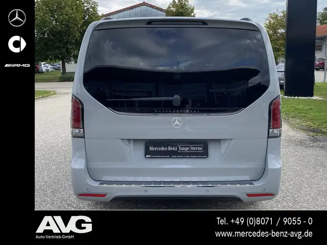 Mercedes-Benz V 300 view 5
