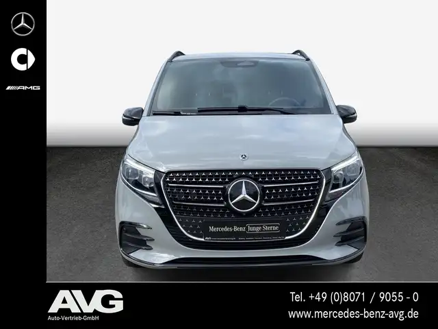 Mercedes-Benz V 300 view 2