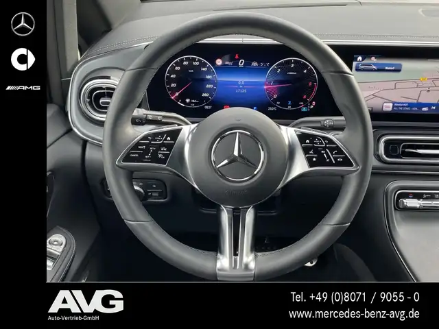 Mercedes-Benz V-Class view 10