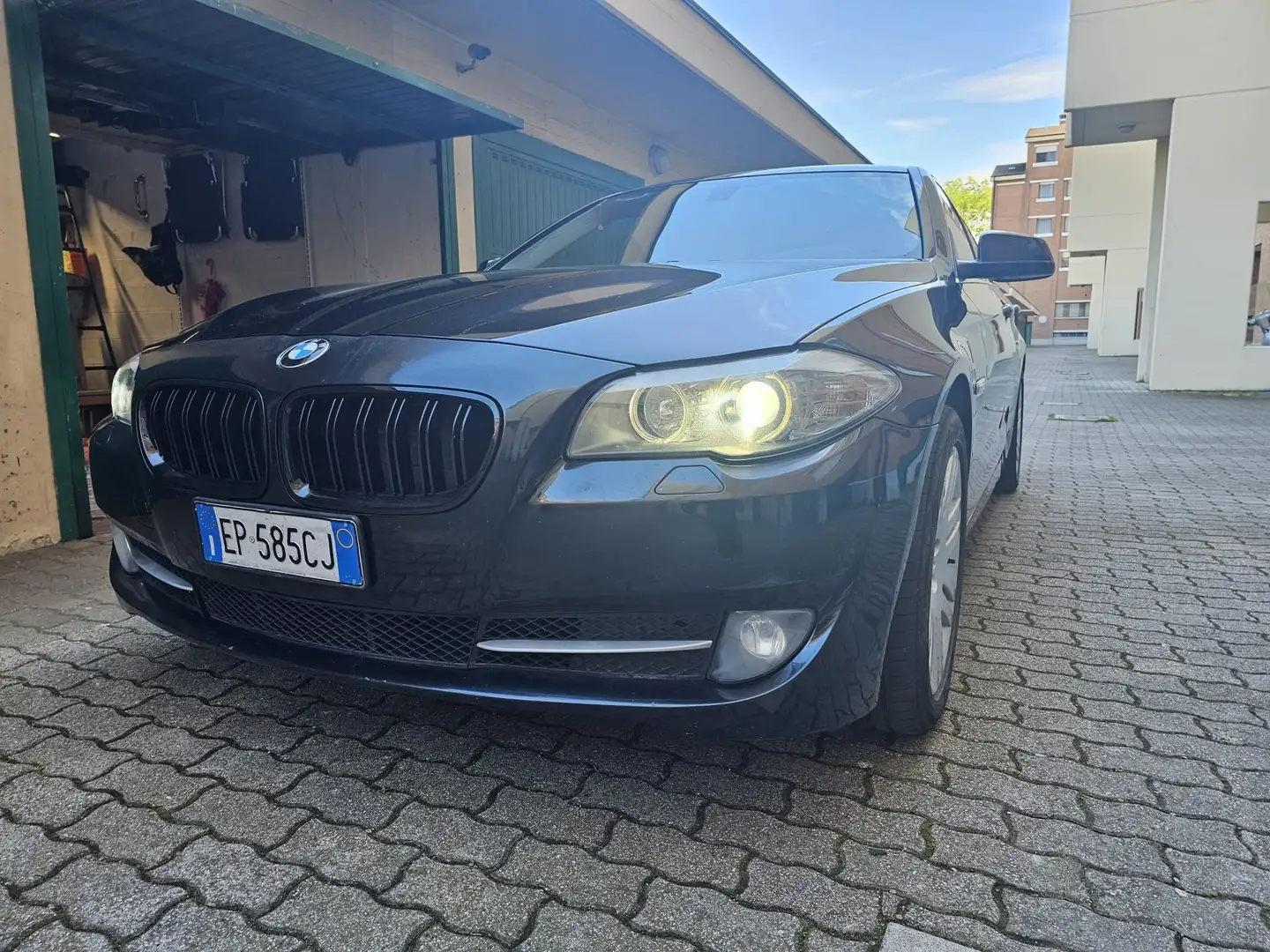 BMW 520 520d Touring Business auto Nero - 2