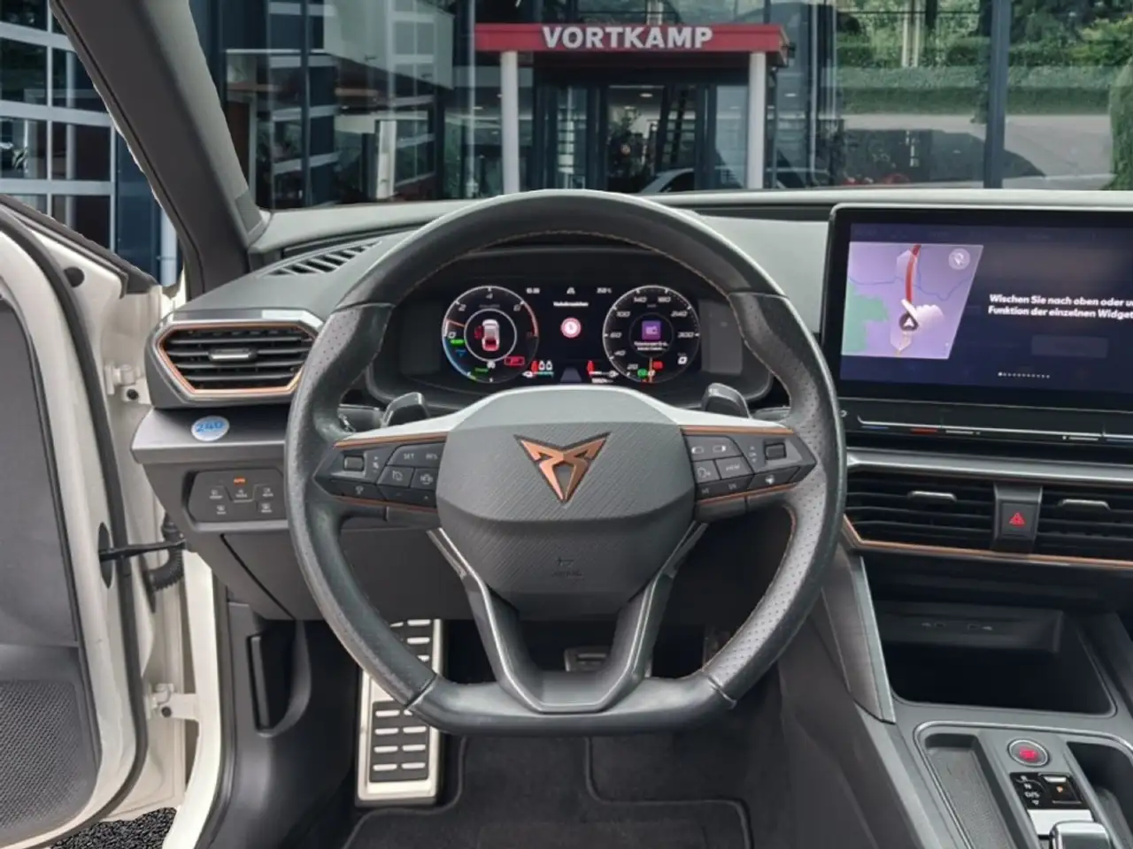 Cupra Leon 1.4 TSI e-HYBRID ACC/DCC/CAMERA/MATRIX/NAVI, миниатюра 13