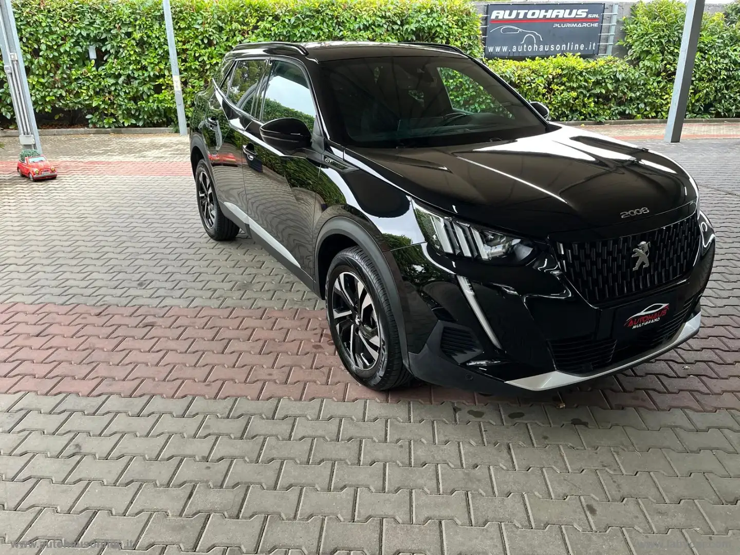 Peugeot 2008 BlueHDi 130 S&S EAT8 GT Line Noir - 2