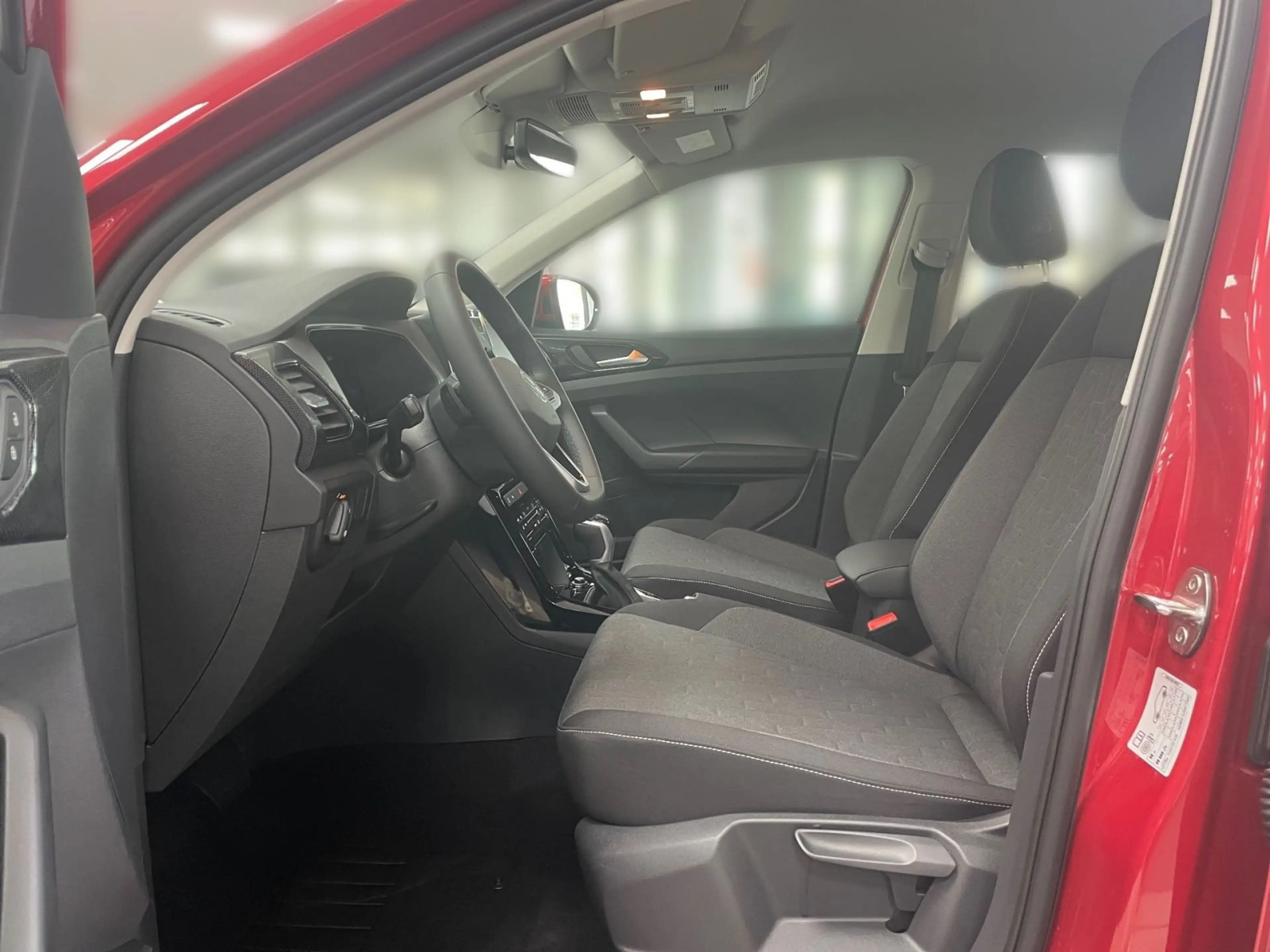 Volkswagen T-Cross Life 1,0 l TSI 85 kW DSG — photo 7