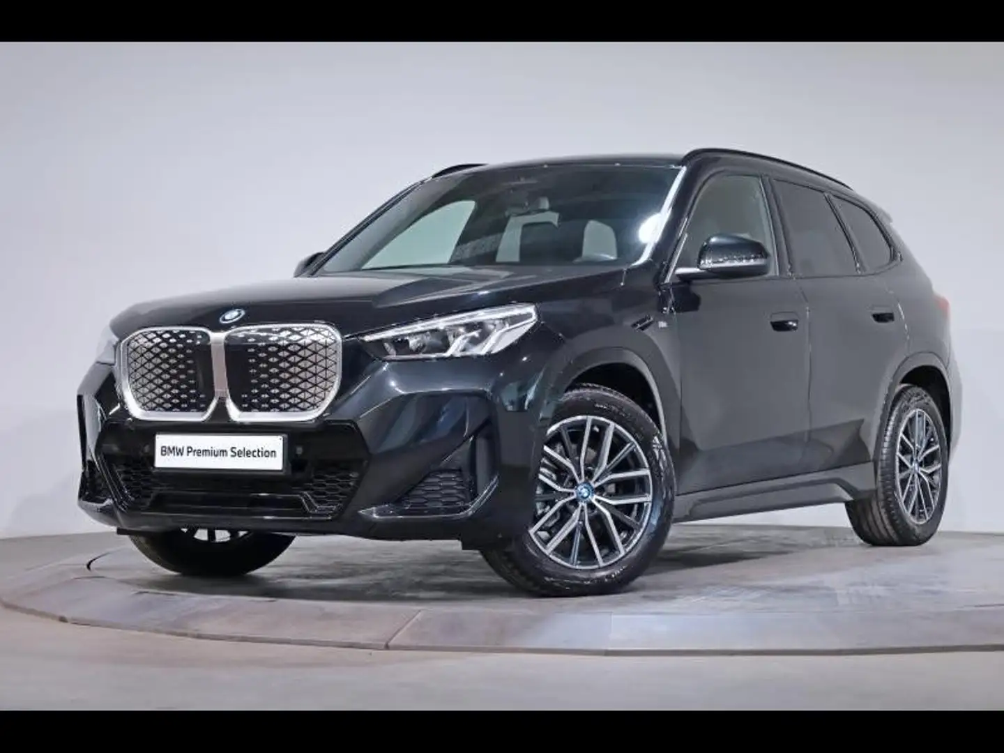 BMW iX1 eDrive20 Kit M Sport Noir - 1