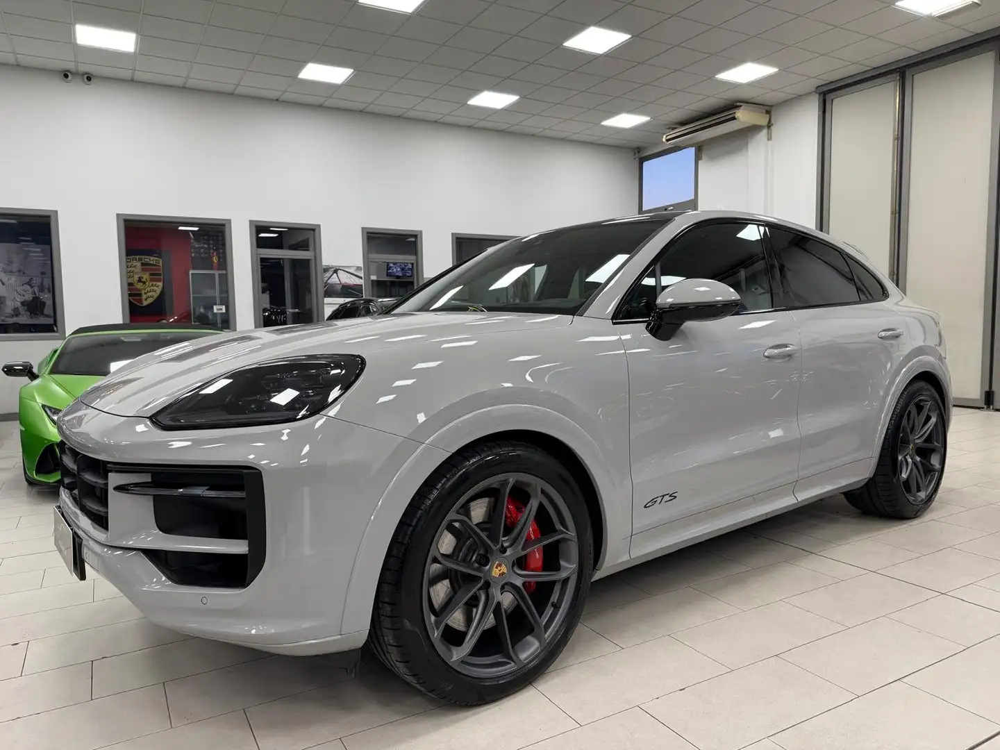 Porsche Cayenne PORSCHE CAYENNE GTS "PACK TURBO GT" Gris - 2