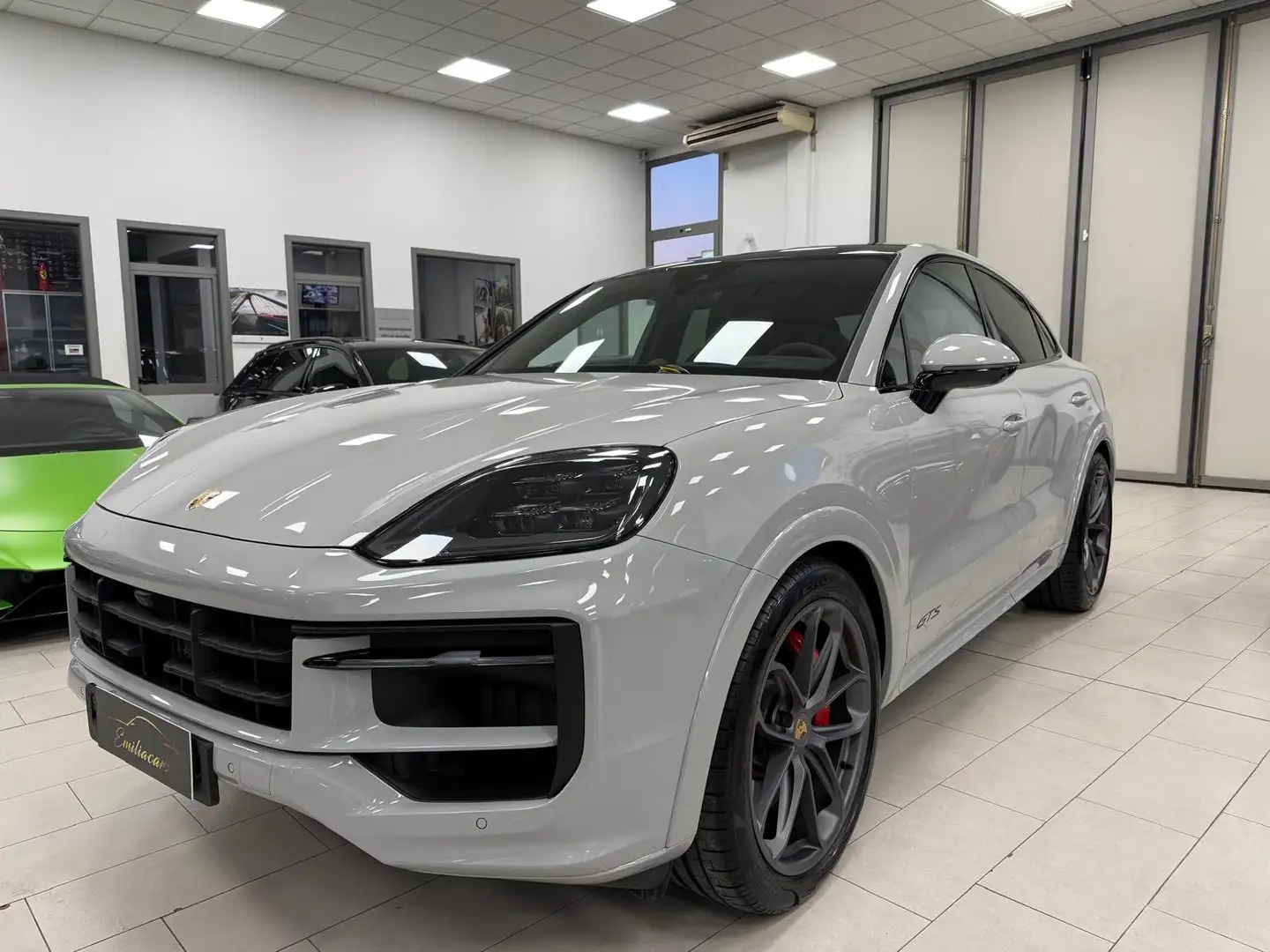 Porsche Cayenne PORSCHE CAYENNE GTS "PACK TURBO GT" Gris - 1