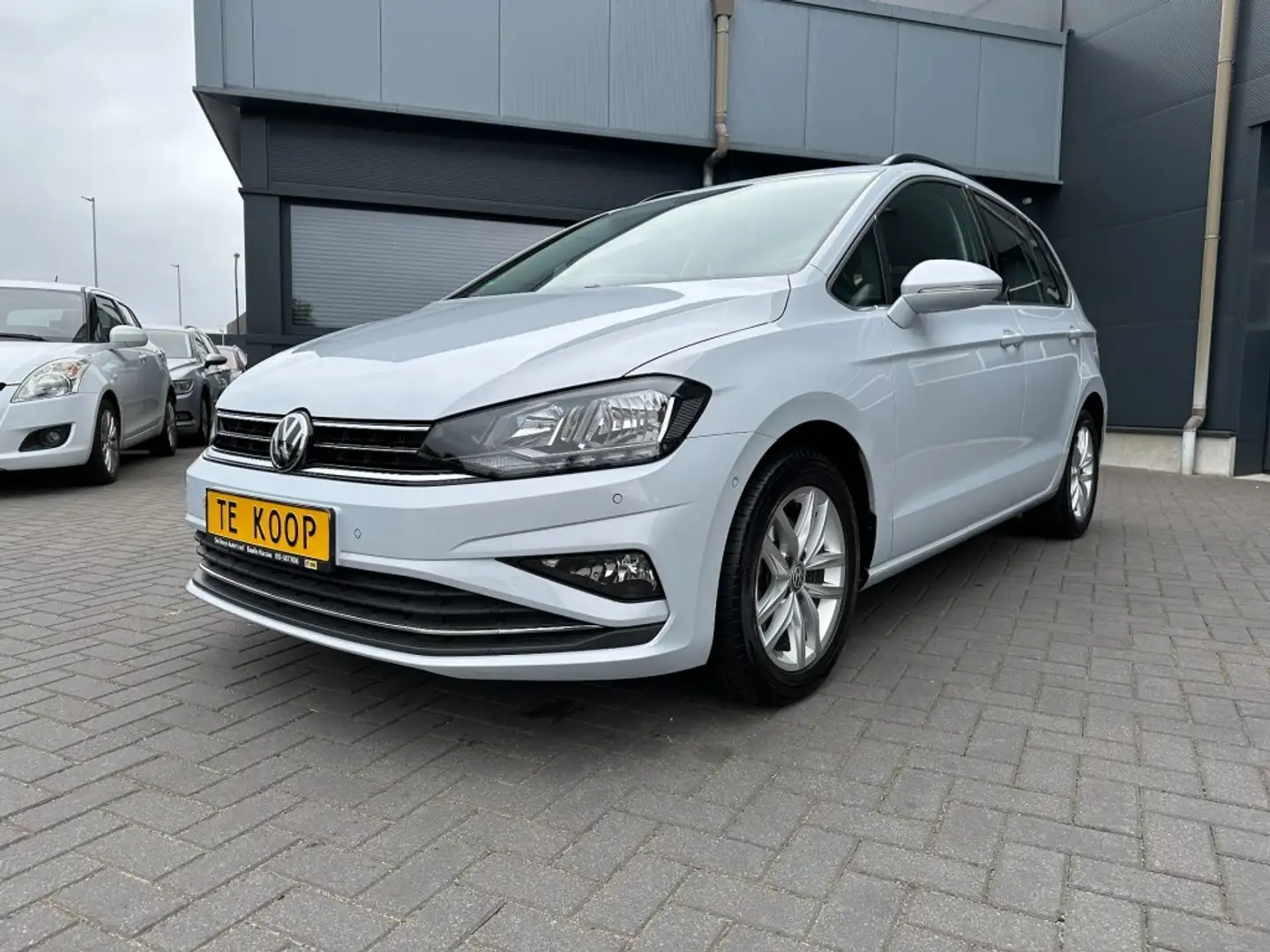 Volkswagen Golf Sportsvan 1.5 TSi ACT Navi Camera Trekhaak 31000 KM !!! Gris - 1