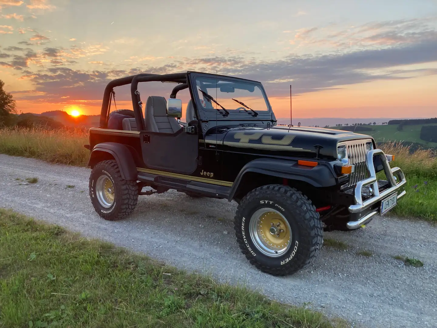 Jeep Wrangler Wrangler 2,5 Sahara Hard Top Fekete - 1