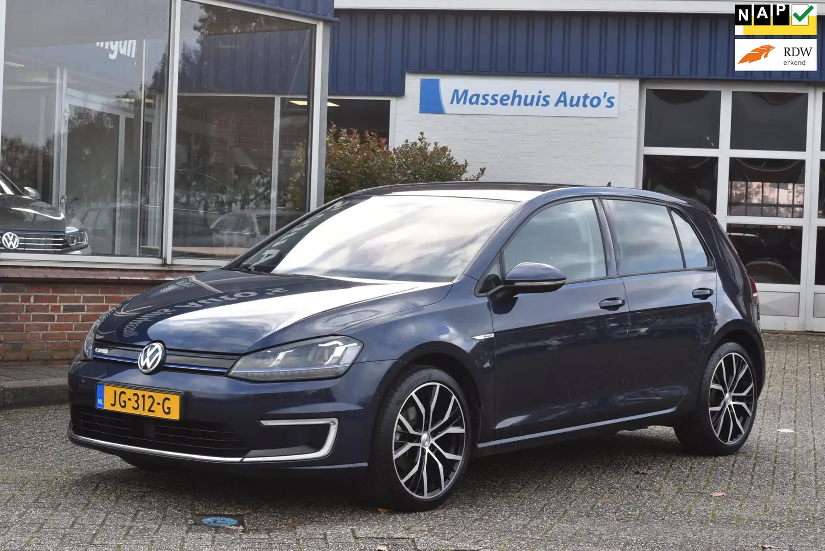 Volkswagen e-Golf E-Golf Led Clima Navi Cruise 2 laadkabels NL-auto Modrá - 1