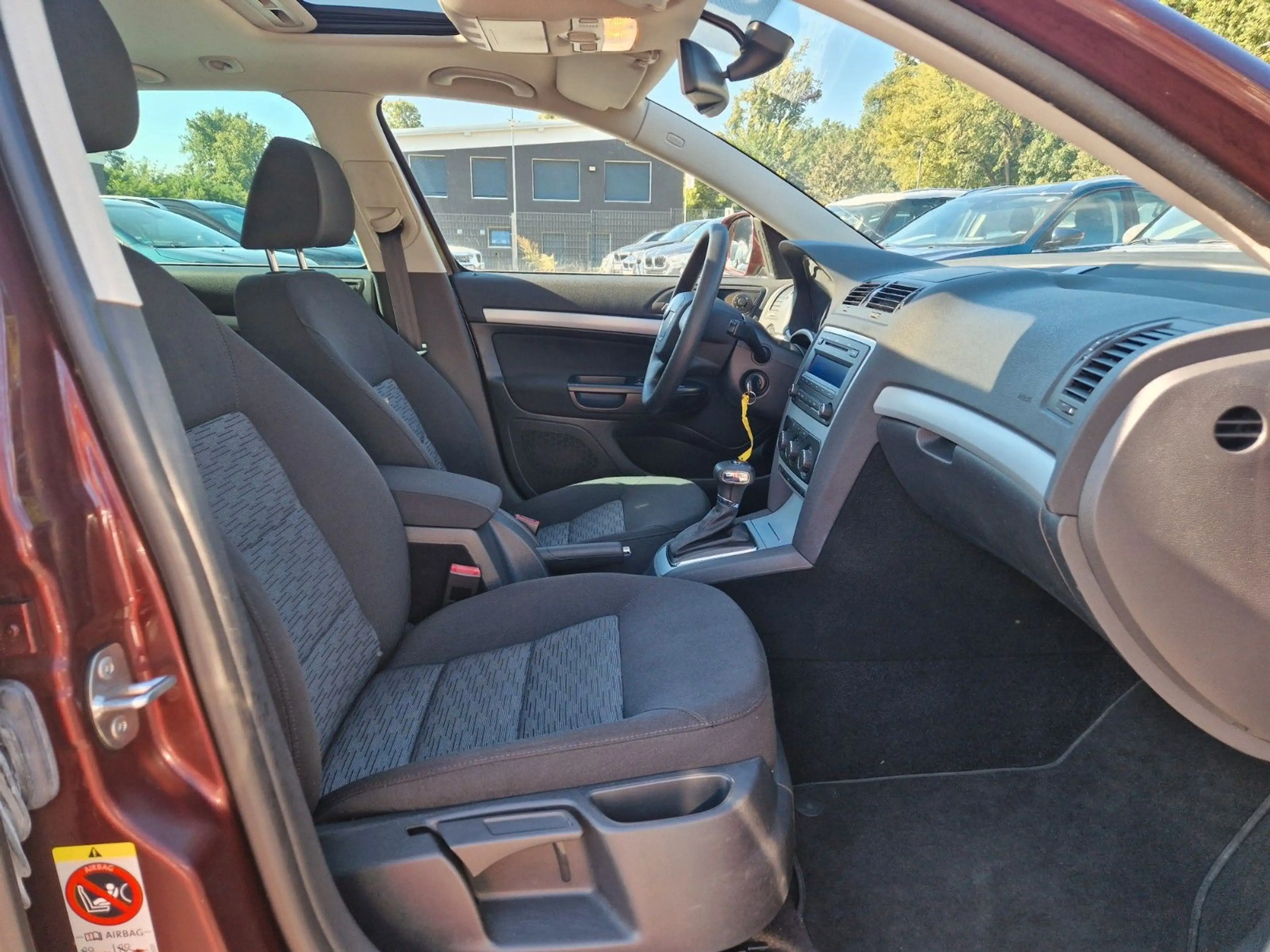 Skoda Octavia Combi Ambiente DSG 1.HAND SDACH — photo 16