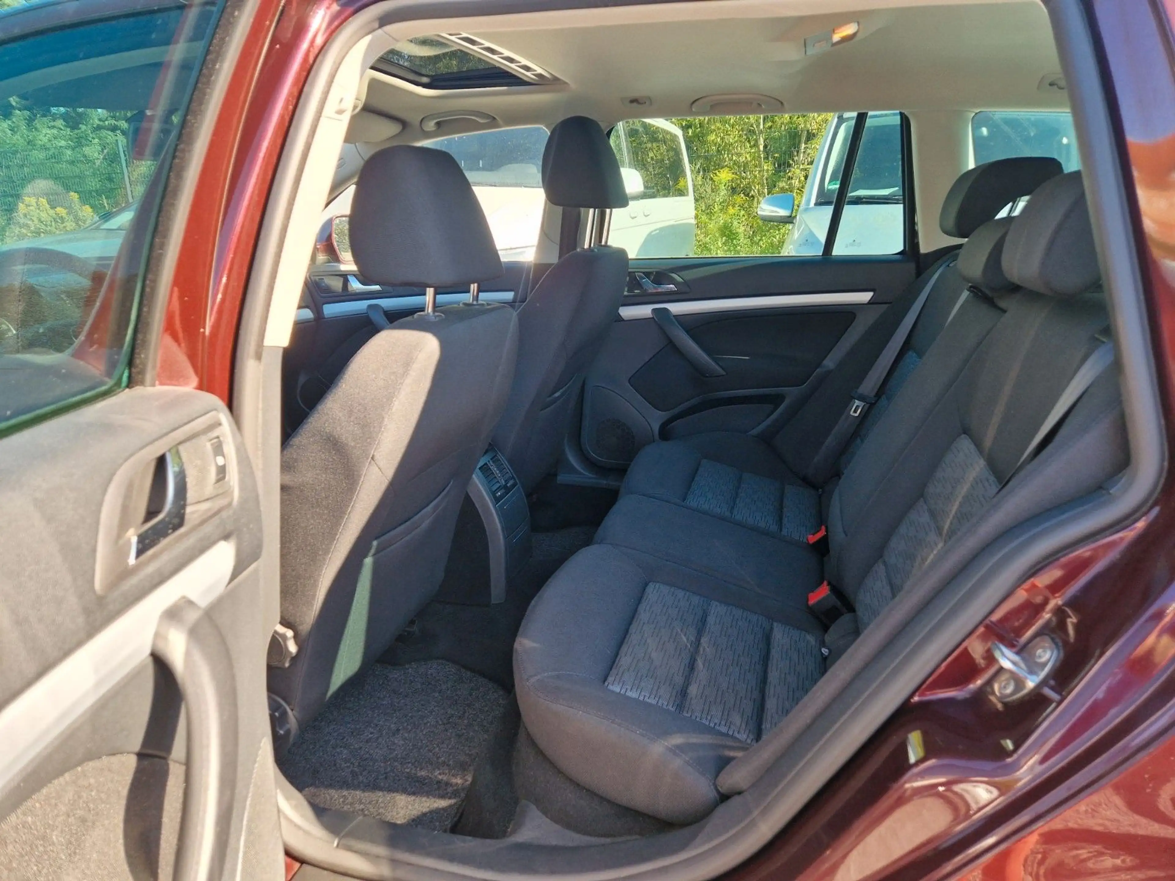 Skoda Octavia Combi Ambiente DSG 1.HAND SDACH — photo 17