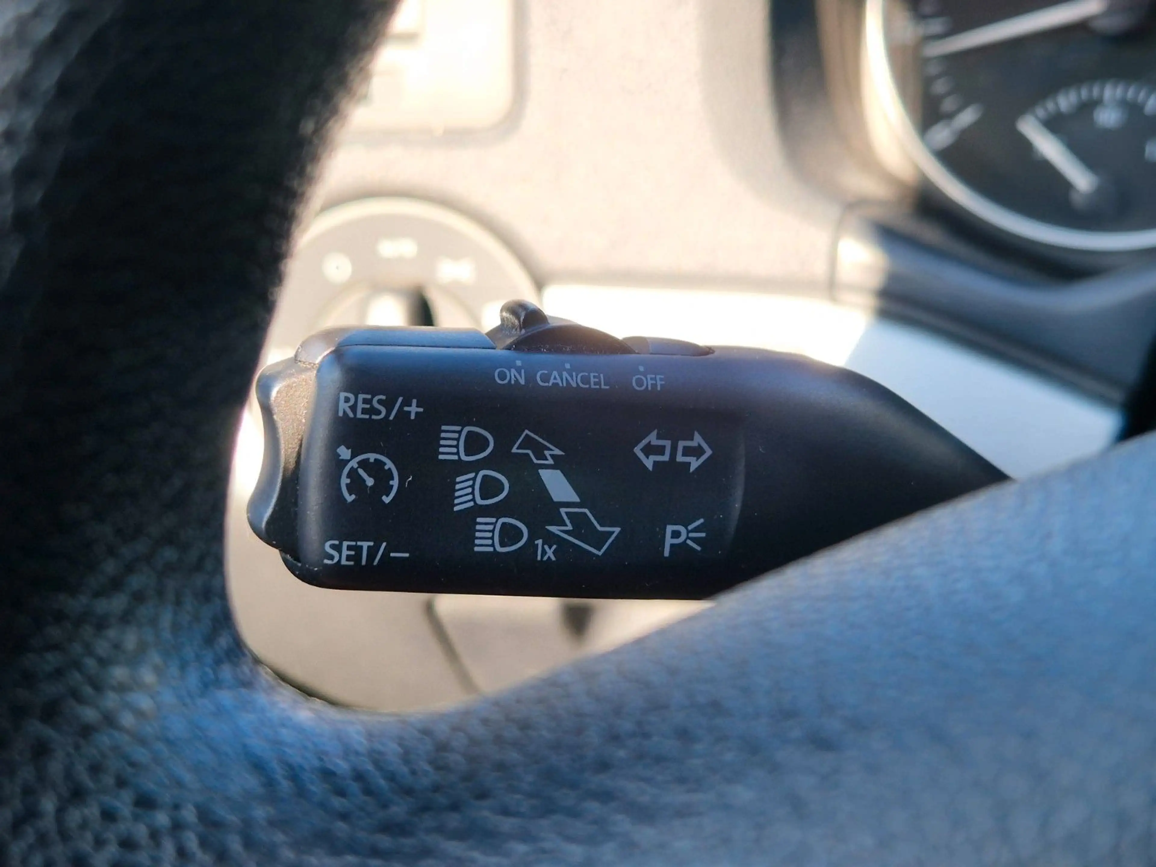 Skoda Octavia Combi Ambiente DSG 1.HAND SDACH — photo 13