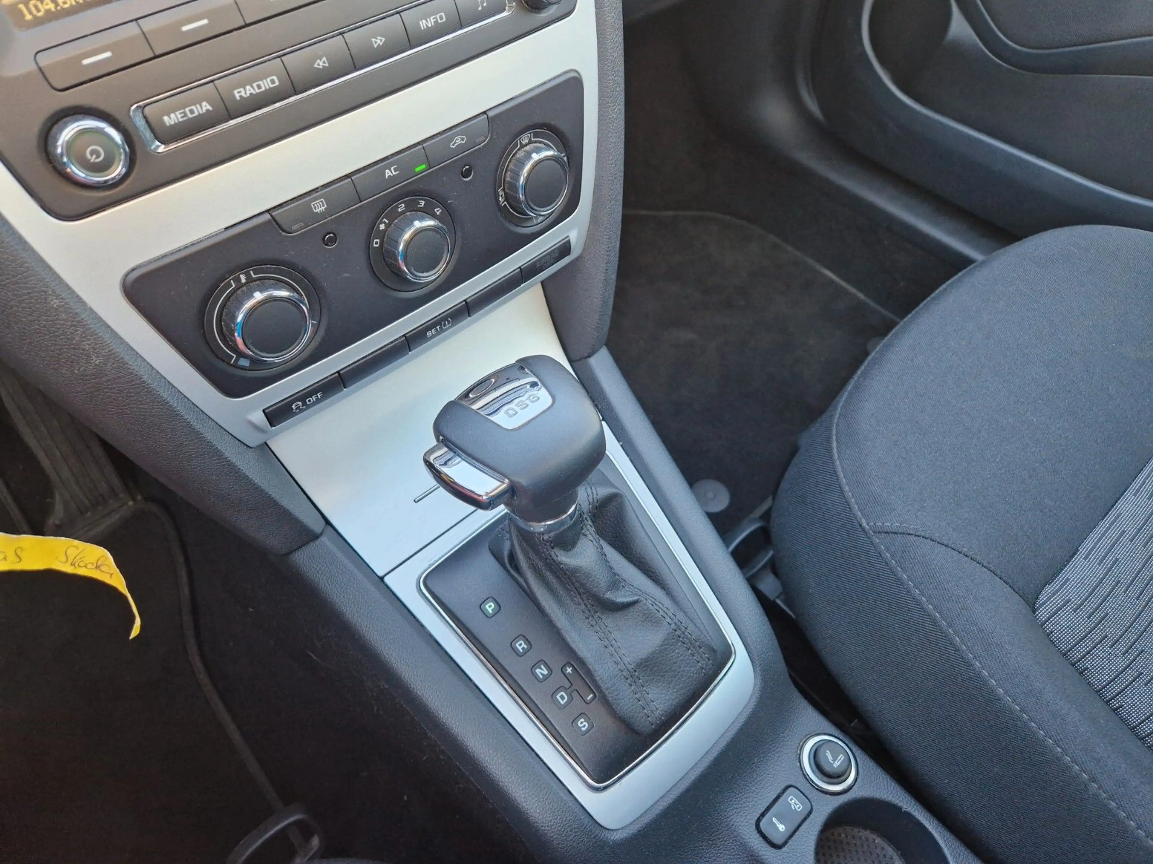 Skoda Octavia Combi Ambiente DSG 1.HAND SDACH — photo 12