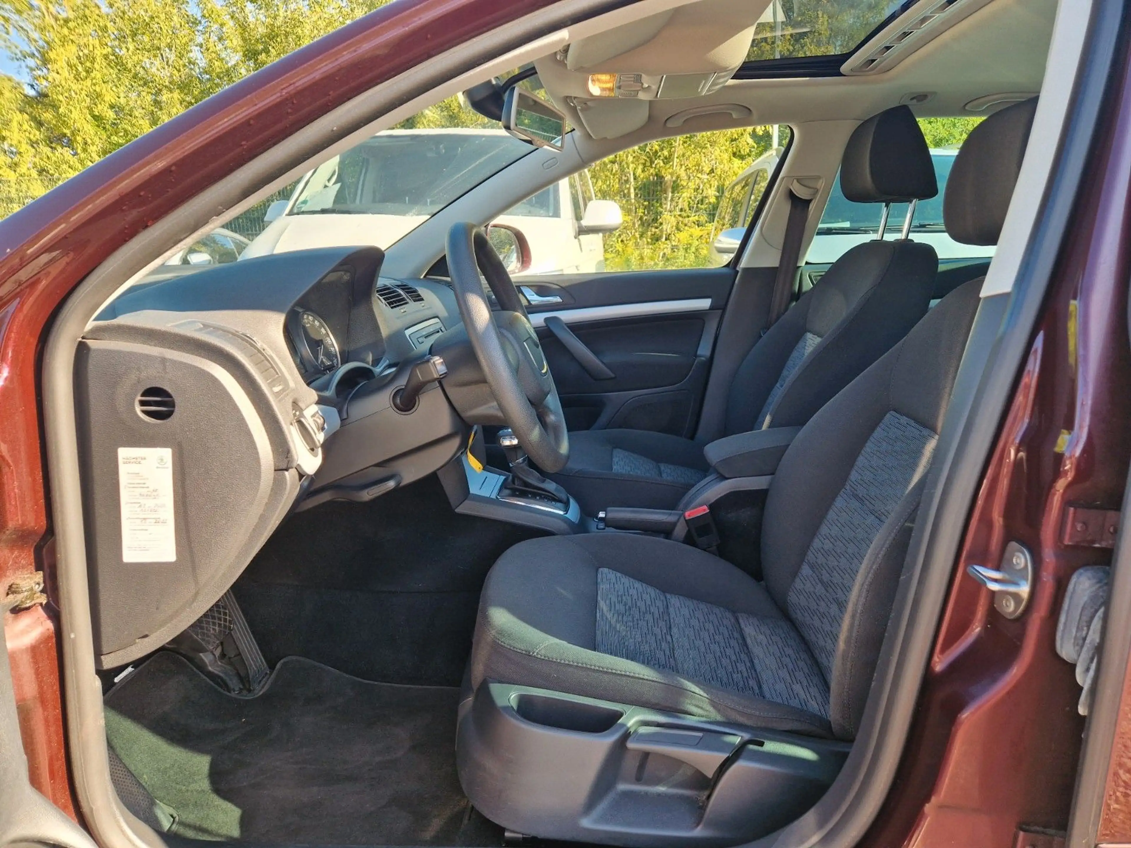 Skoda Octavia Combi Ambiente DSG 1.HAND SDACH — photo 14