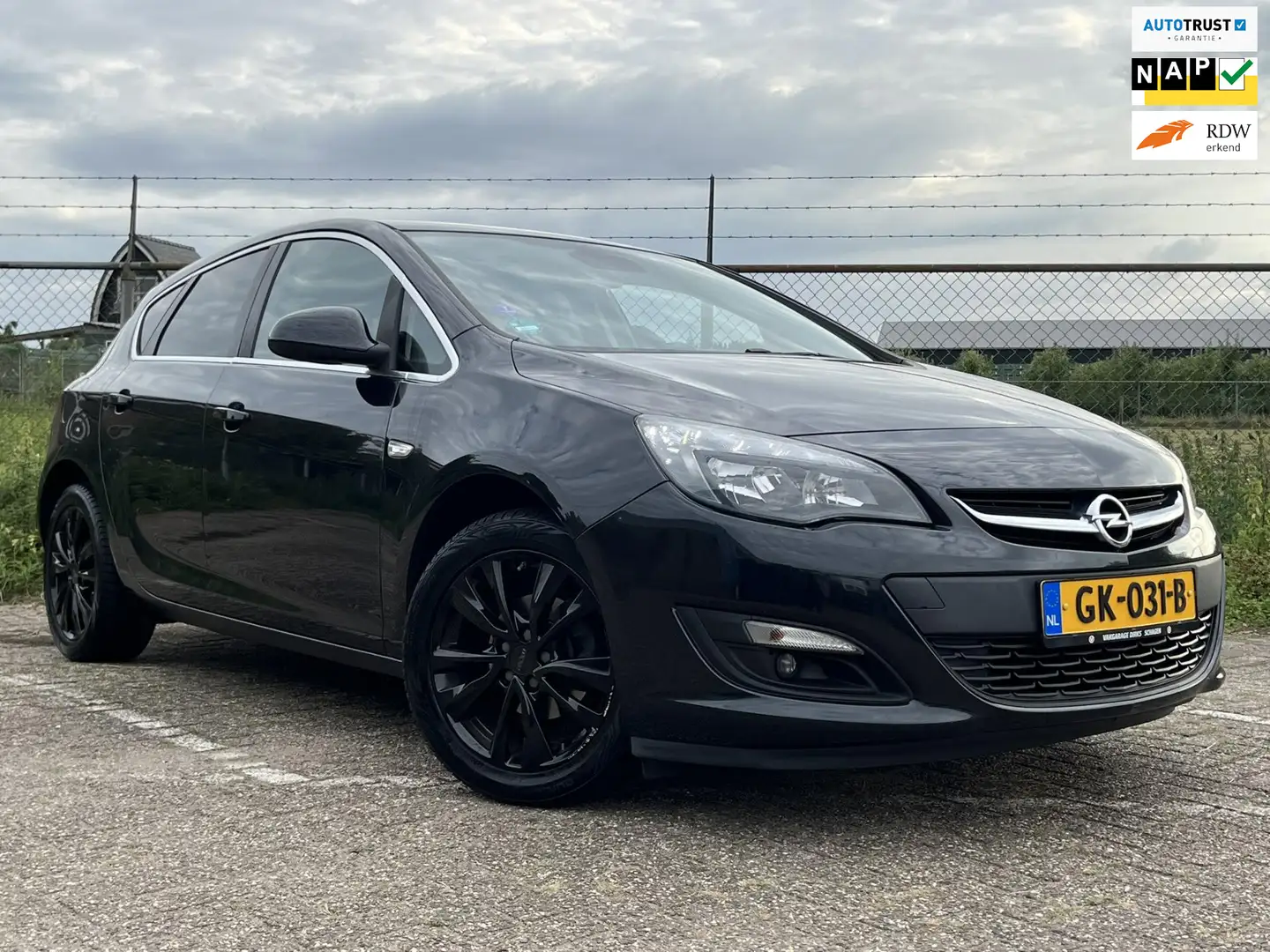 Opel Astra 1.4 Turbo Blitz Navi Airco Zwart - 1