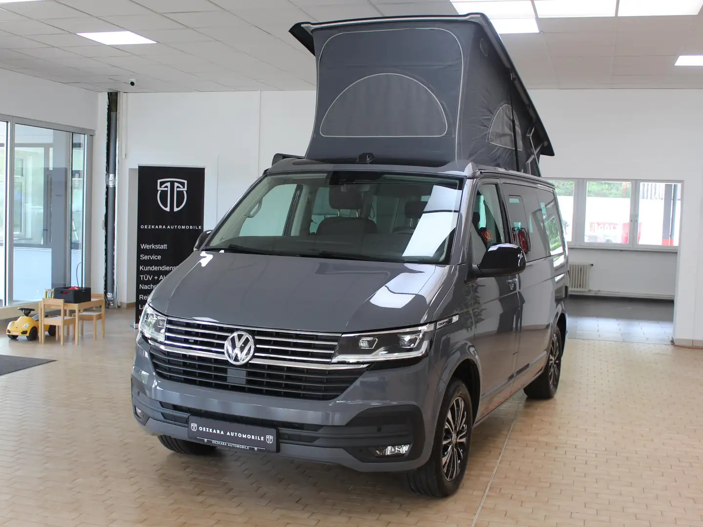 Volkswagen T6.1 California T6.1 California Beach Edition 150PS TDI 6-Gang Grau - 1