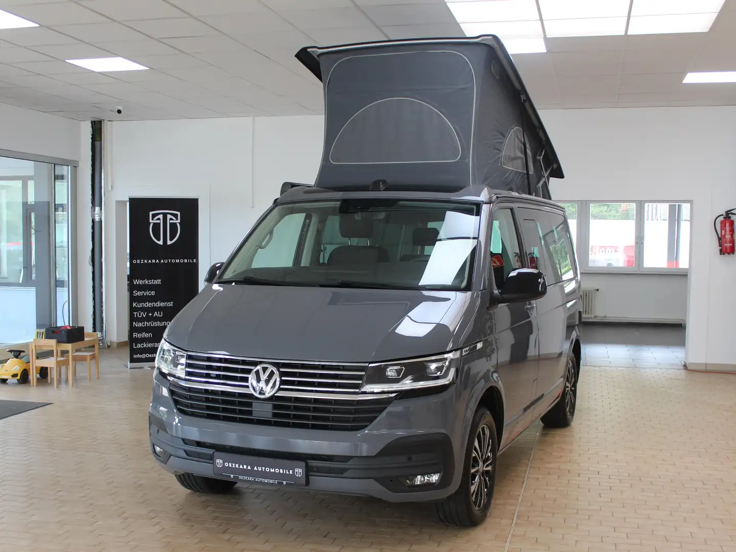 Volkswagen T6.1 California T6.1 California Beach Edition 150PS TDI 6-Gang Grau - 2