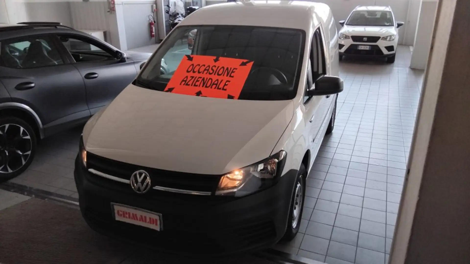 Volkswagen Caddy FG 2.0 TDI 102 CV Grigio - 1
