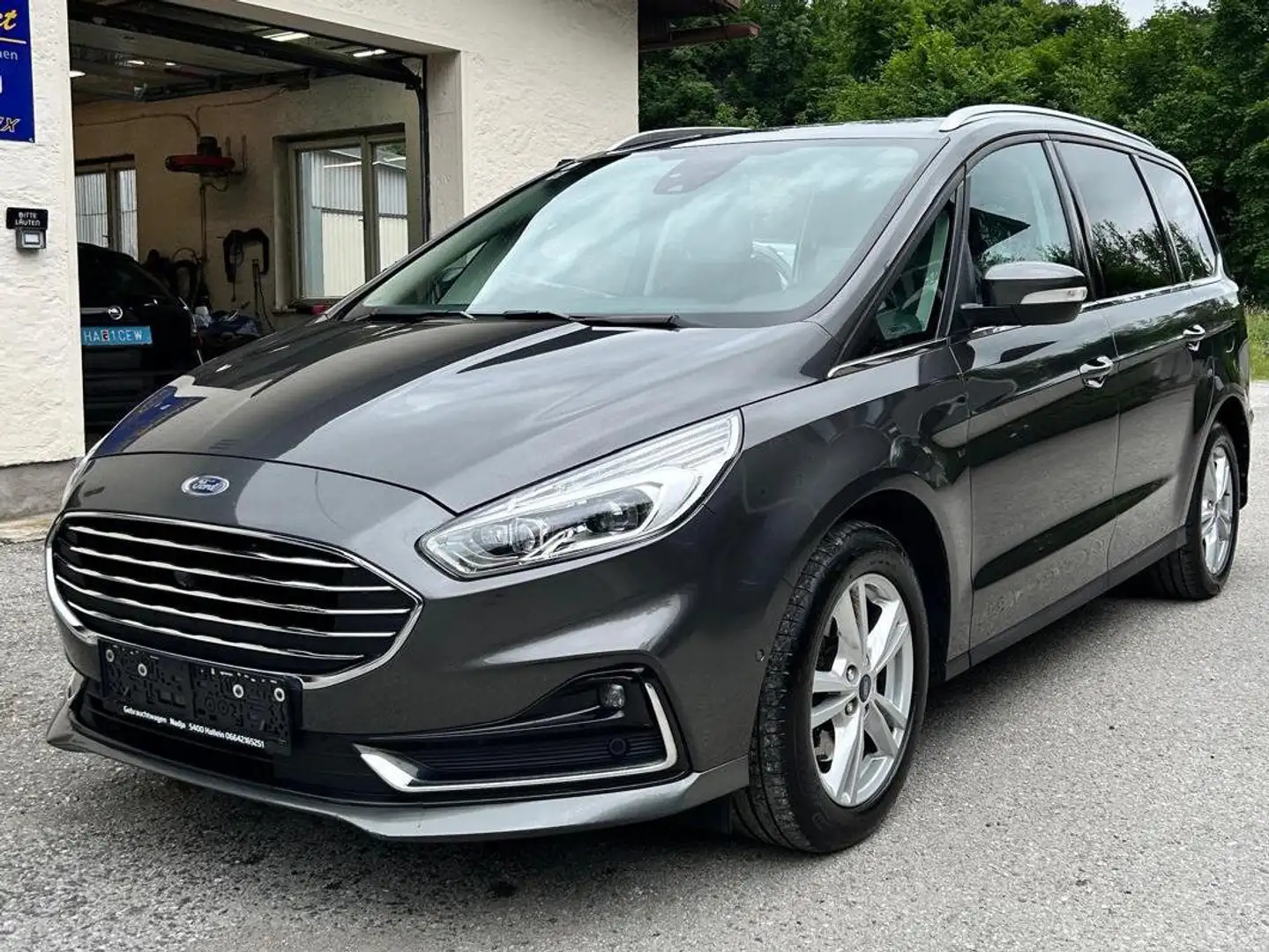 Ford Galaxy Titanium 2,0 TDCI Panoramadach 7 Sitzer Grau - 1