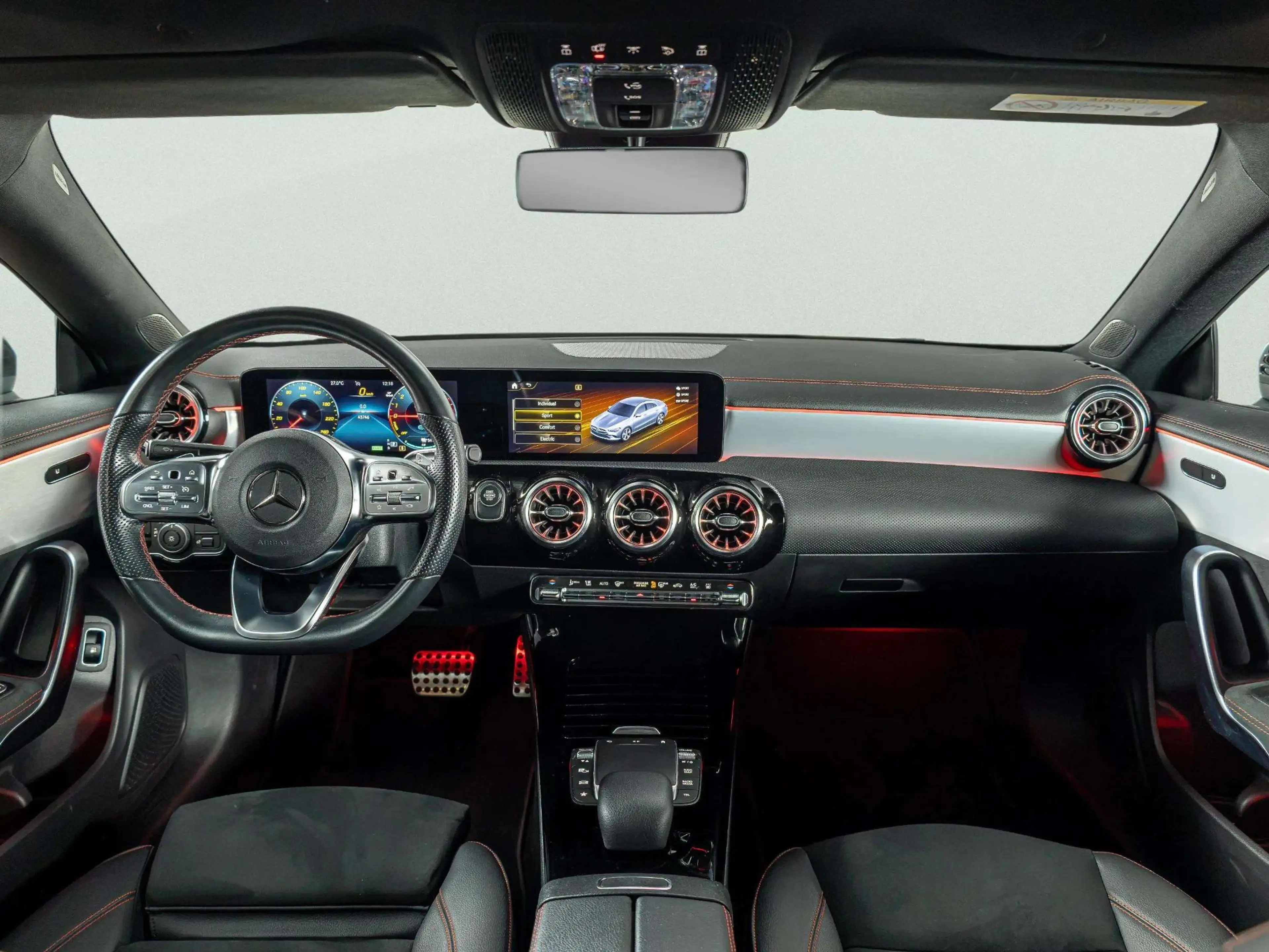 Mercedes-Benz CLA 250 Coupé e AMG Line — photo 3