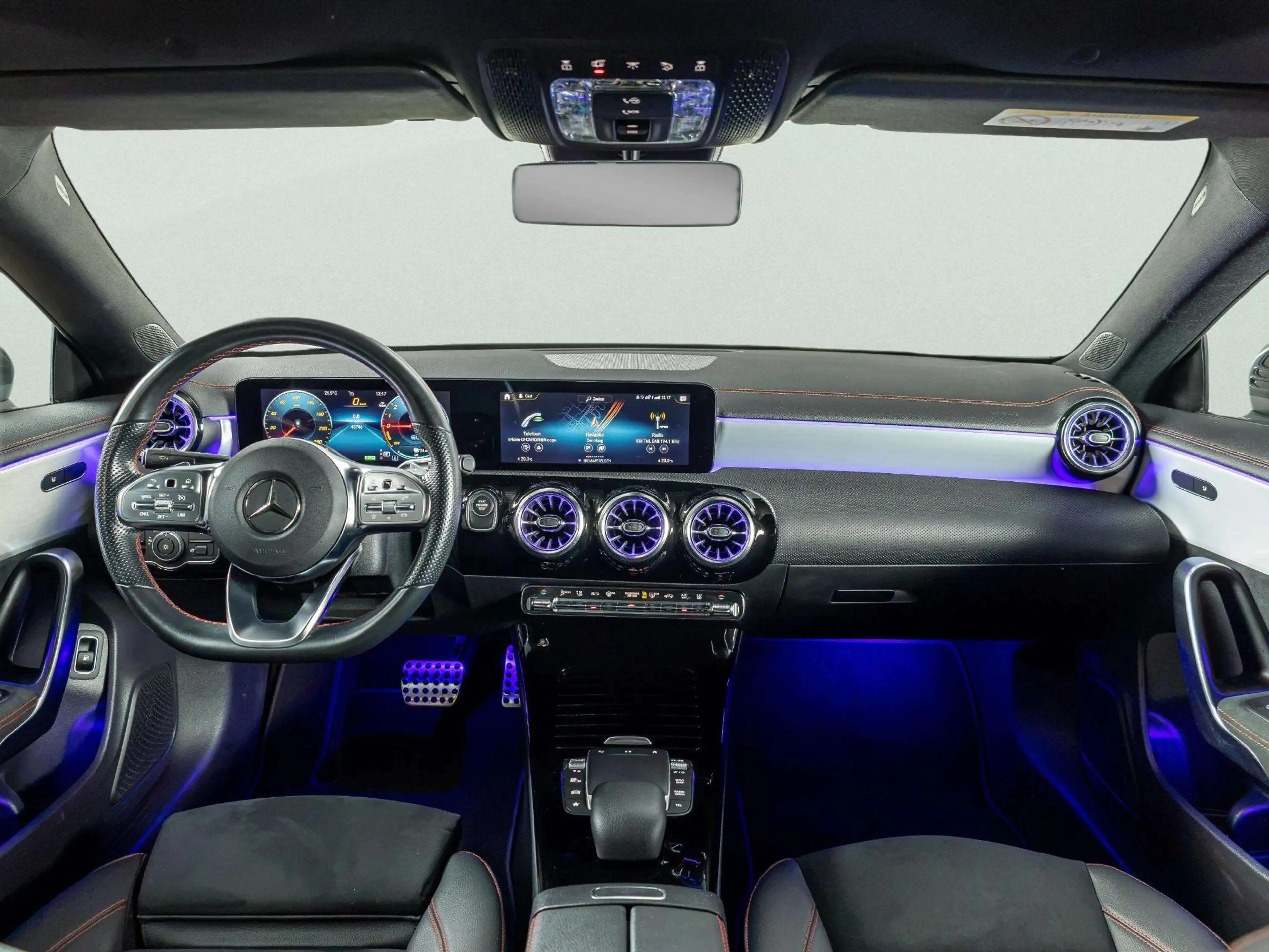 Mercedes-Benz CLA 250 Coupé e AMG Line — photo 13