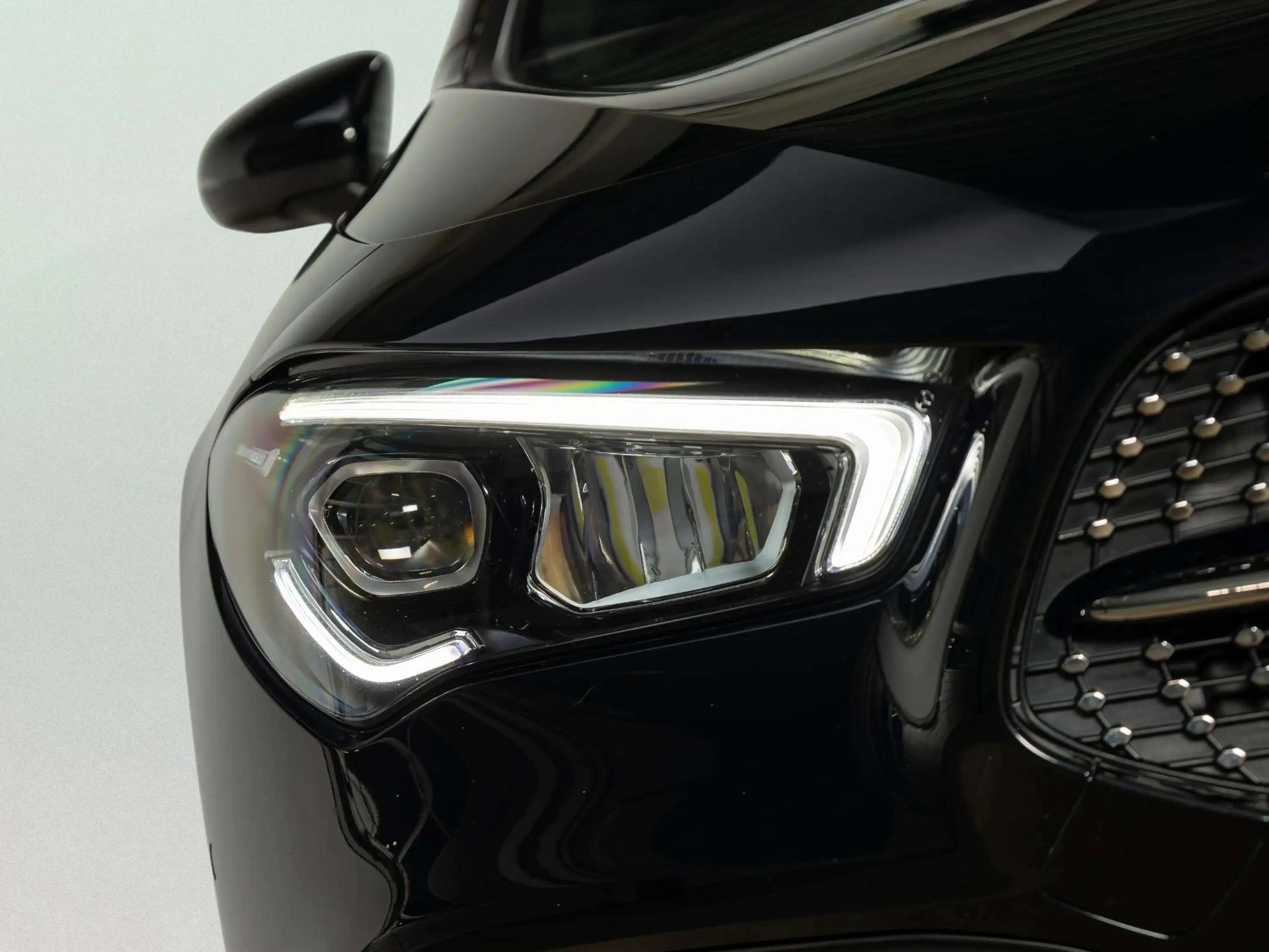 Mercedes-Benz CLA 250 Coupé e AMG Line — photo 5